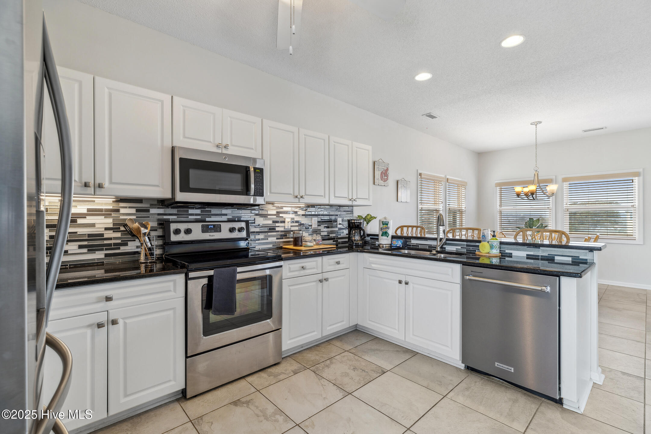 614 S Topsail Drive Property Photo 10