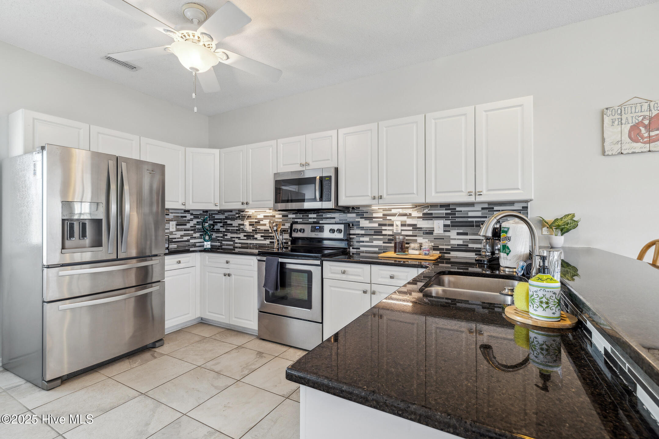 614 S Topsail Drive Property Photo 12