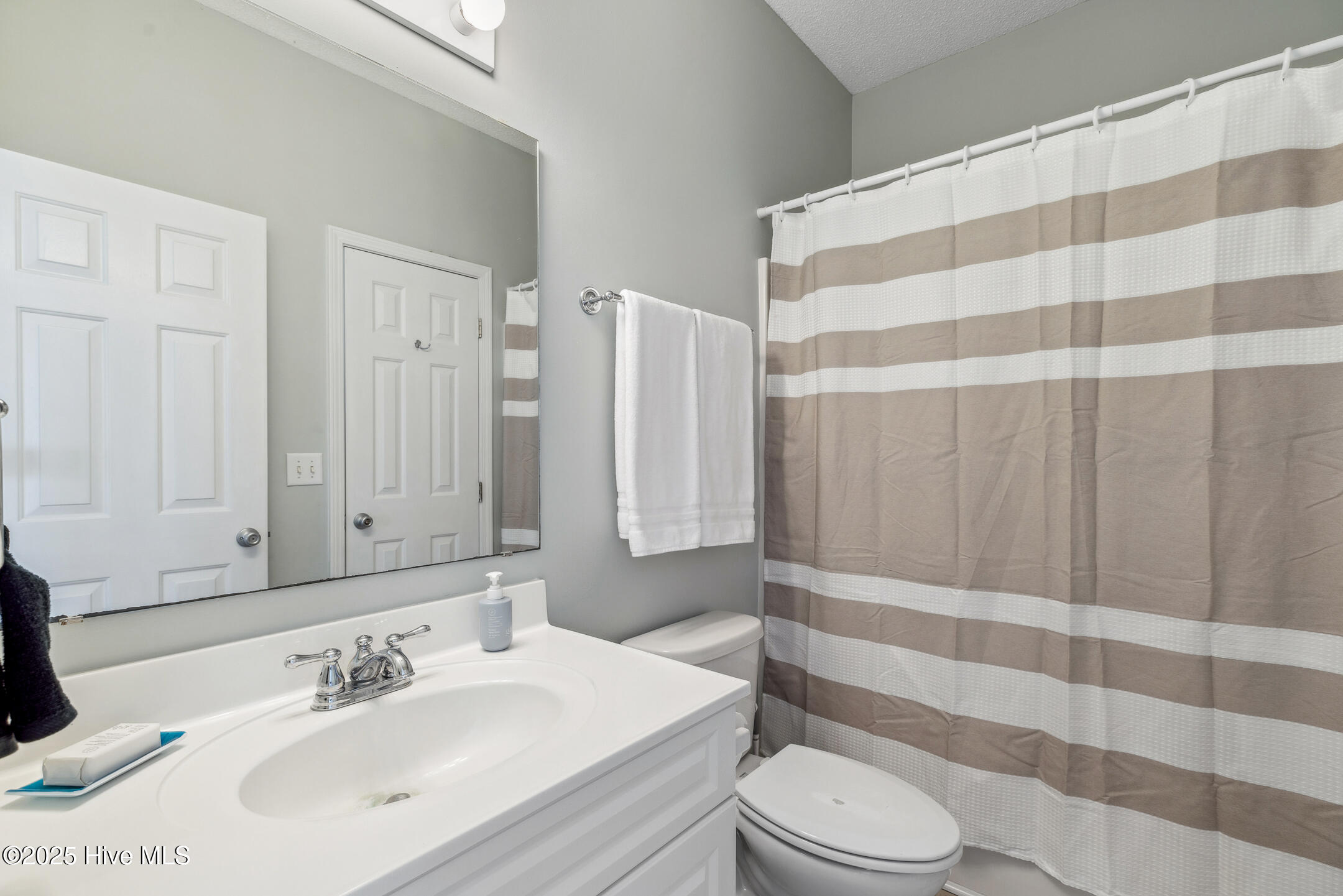 614 S Topsail Drive Property Photo 15