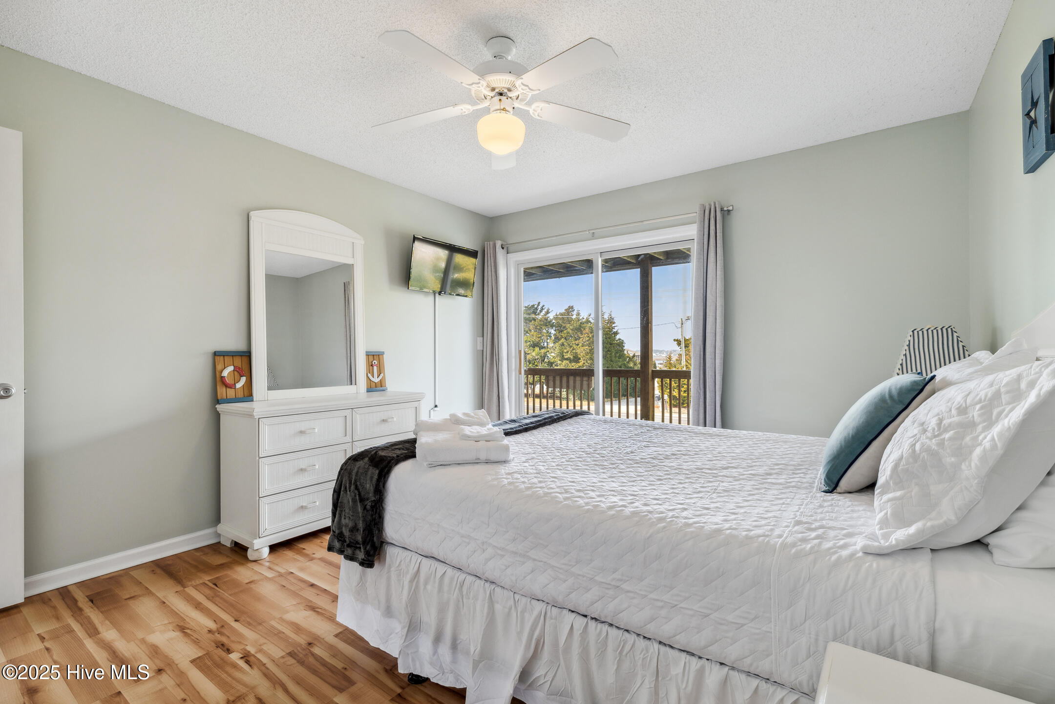 614 S Topsail Drive Property Photo 18