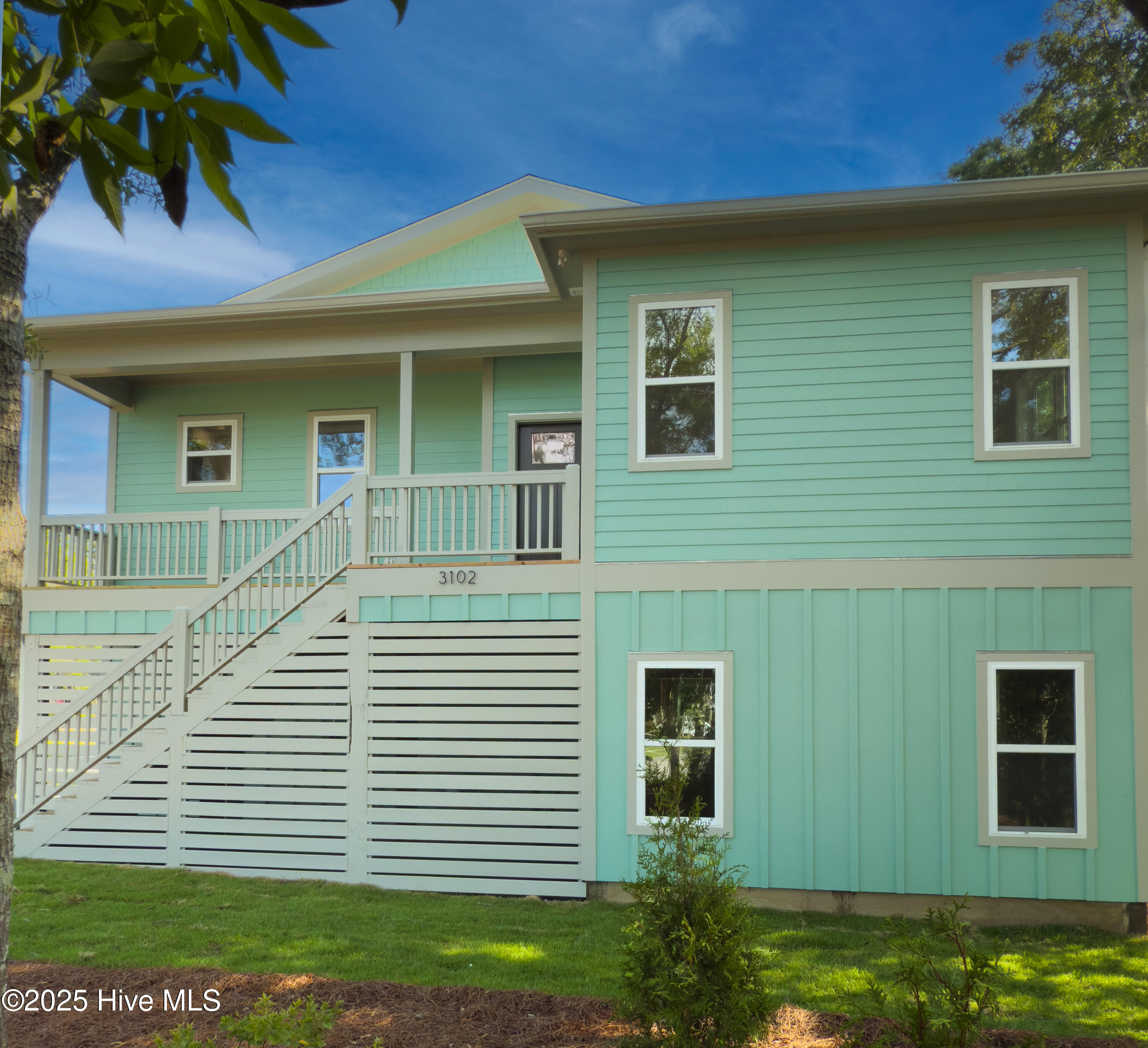 3102 E Oak Island Drive Property Photo 1