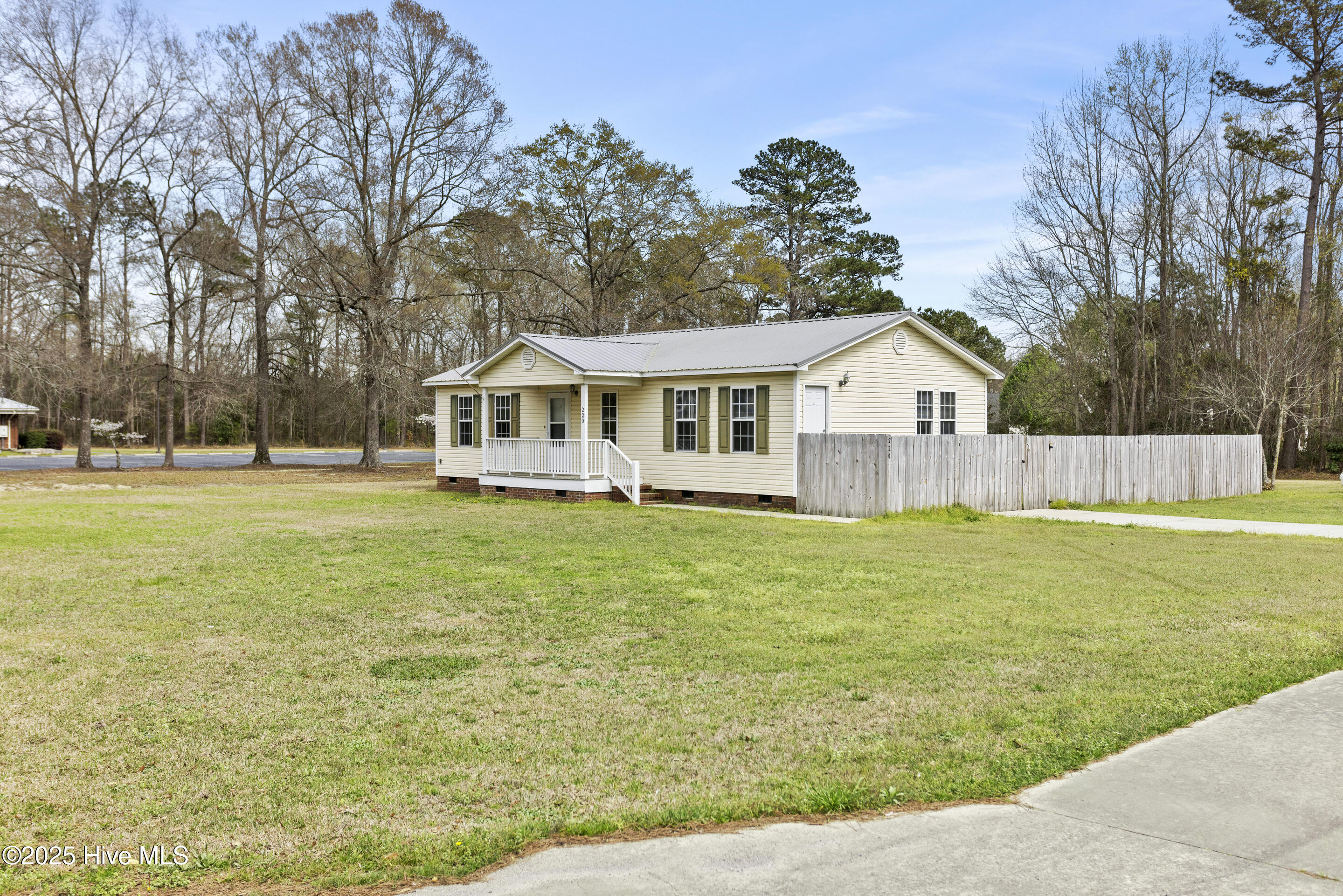 220 Tram Road Property Photo