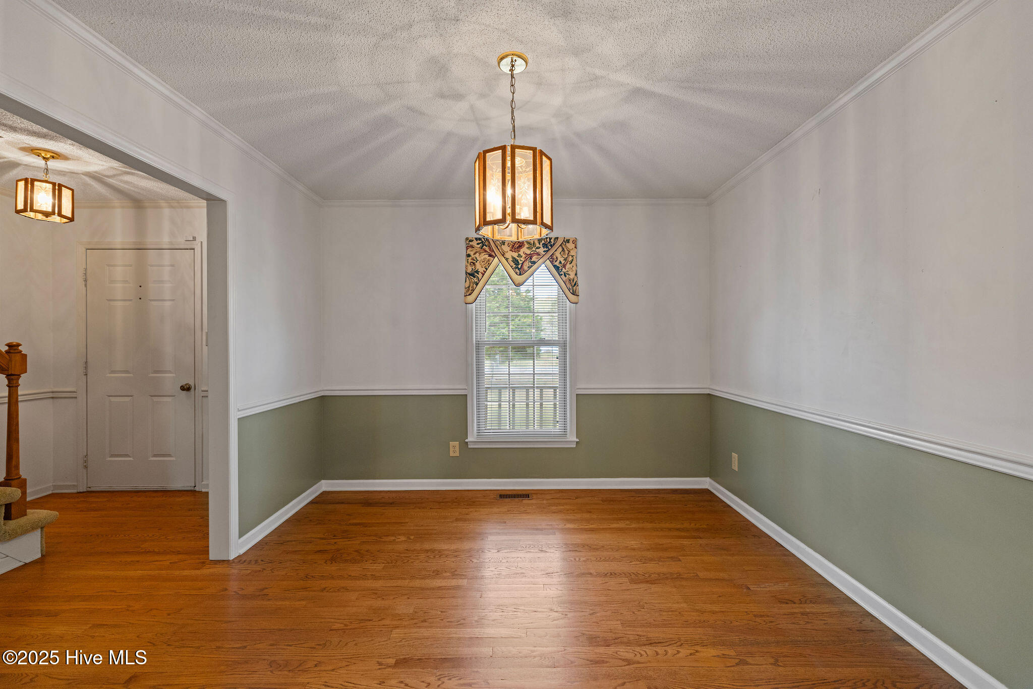 588 Vail Road Property Photo 5