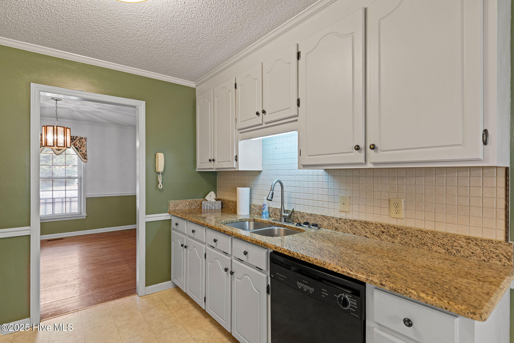 588 Vail Road Property Photo 6