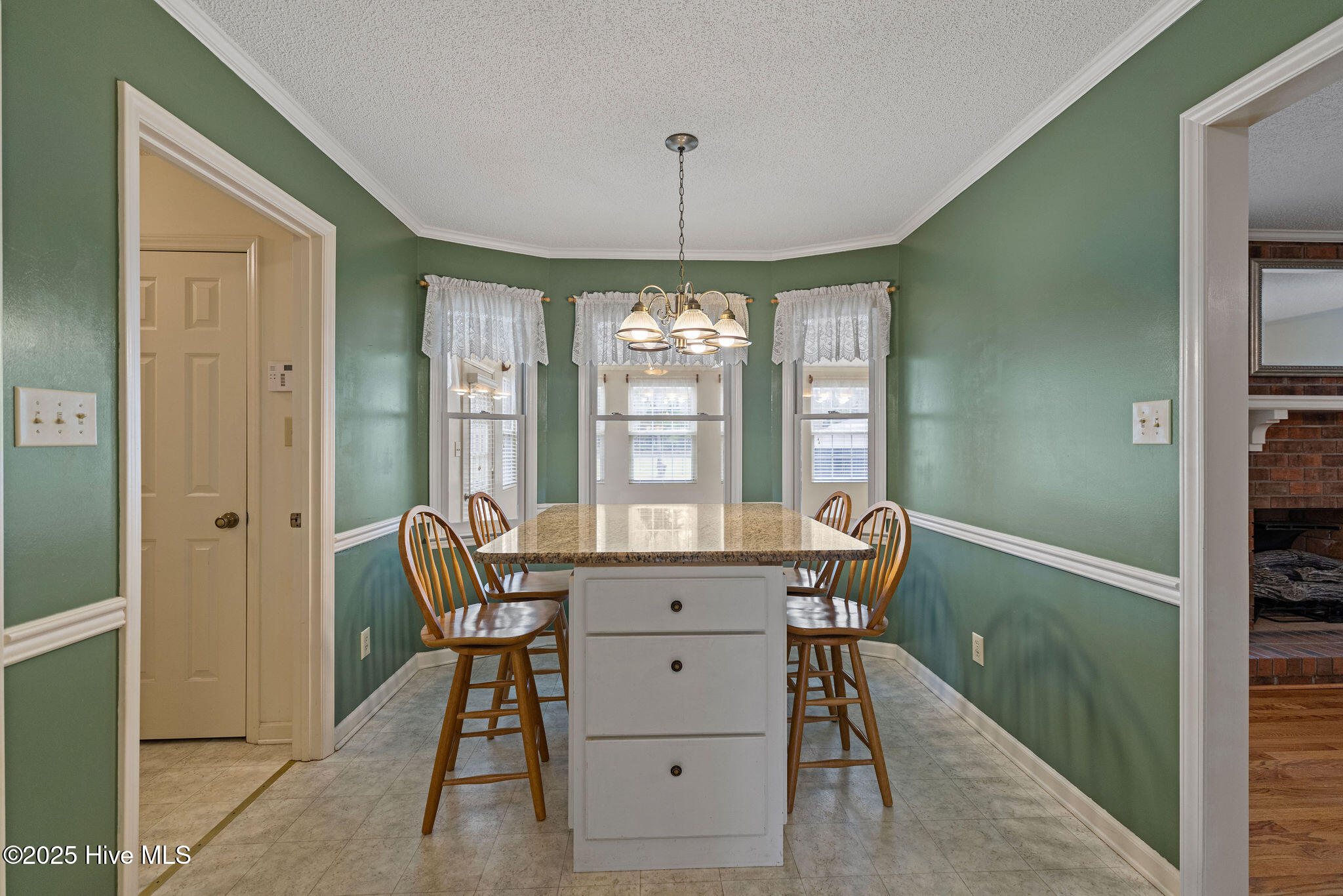 588 Vail Road Property Photo 8