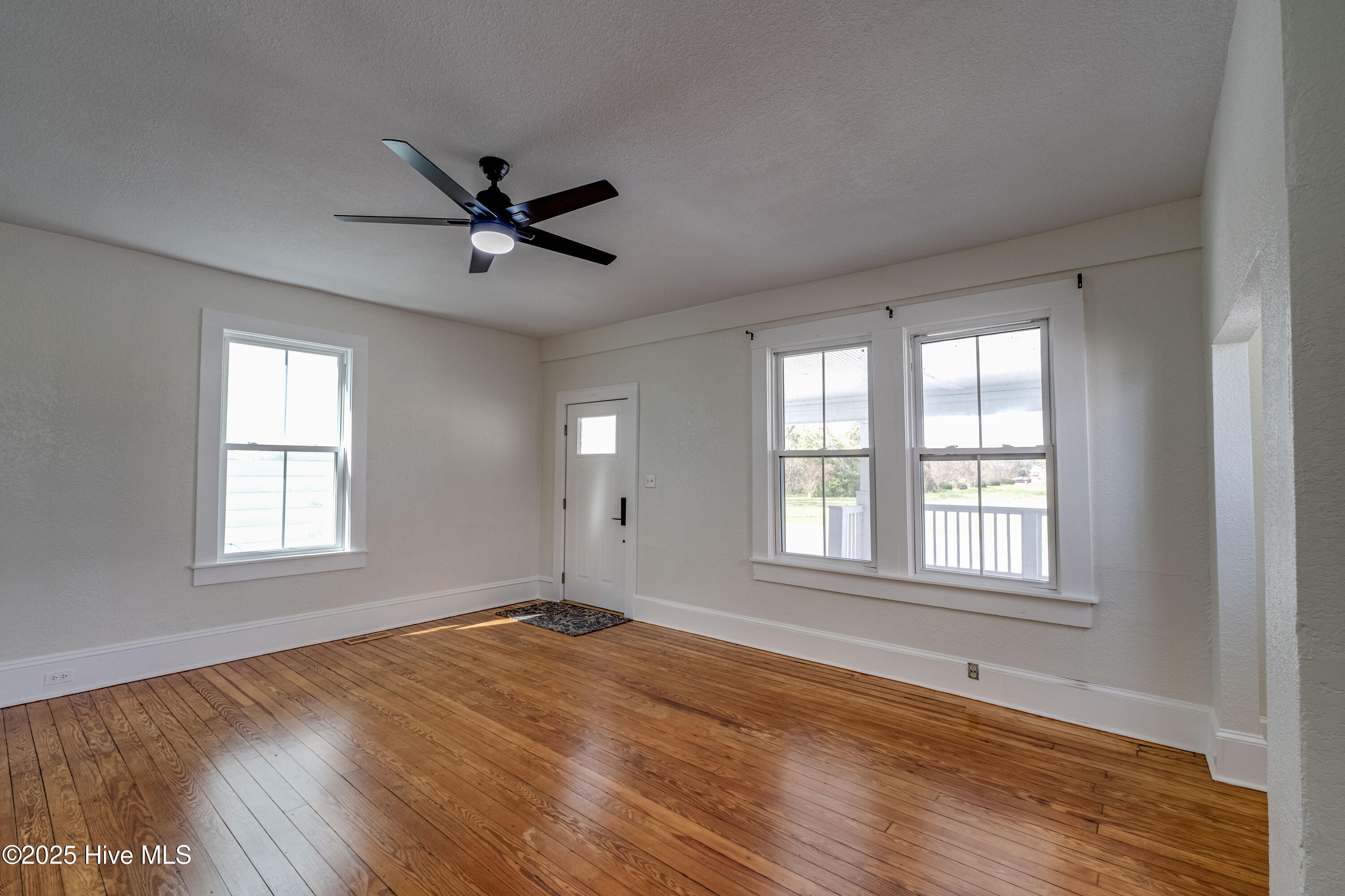 223 E Martin Luther King Jr. Drive Property Photo 3