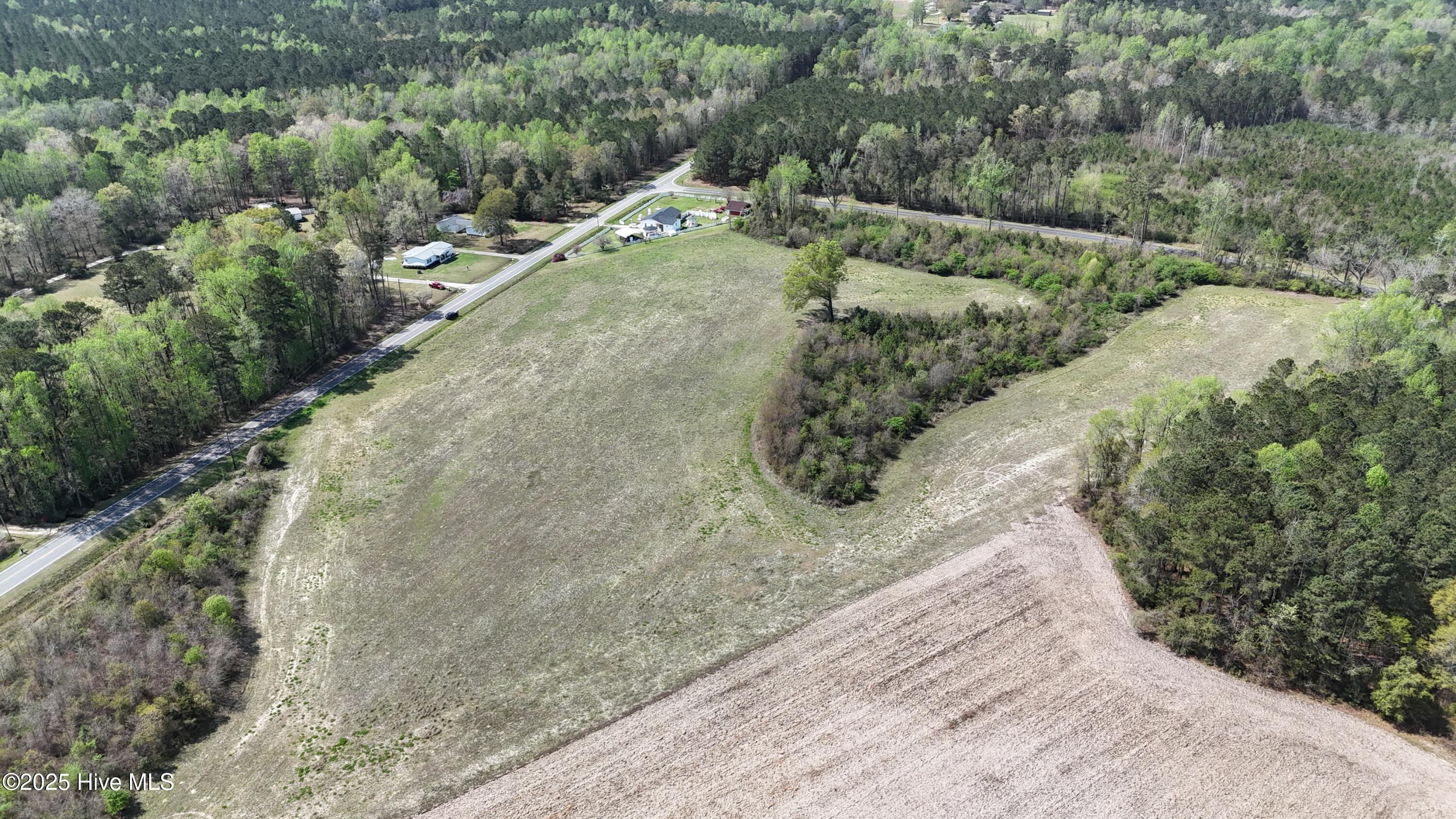 Near 1665 Whitehall Rd Property Photo 8
