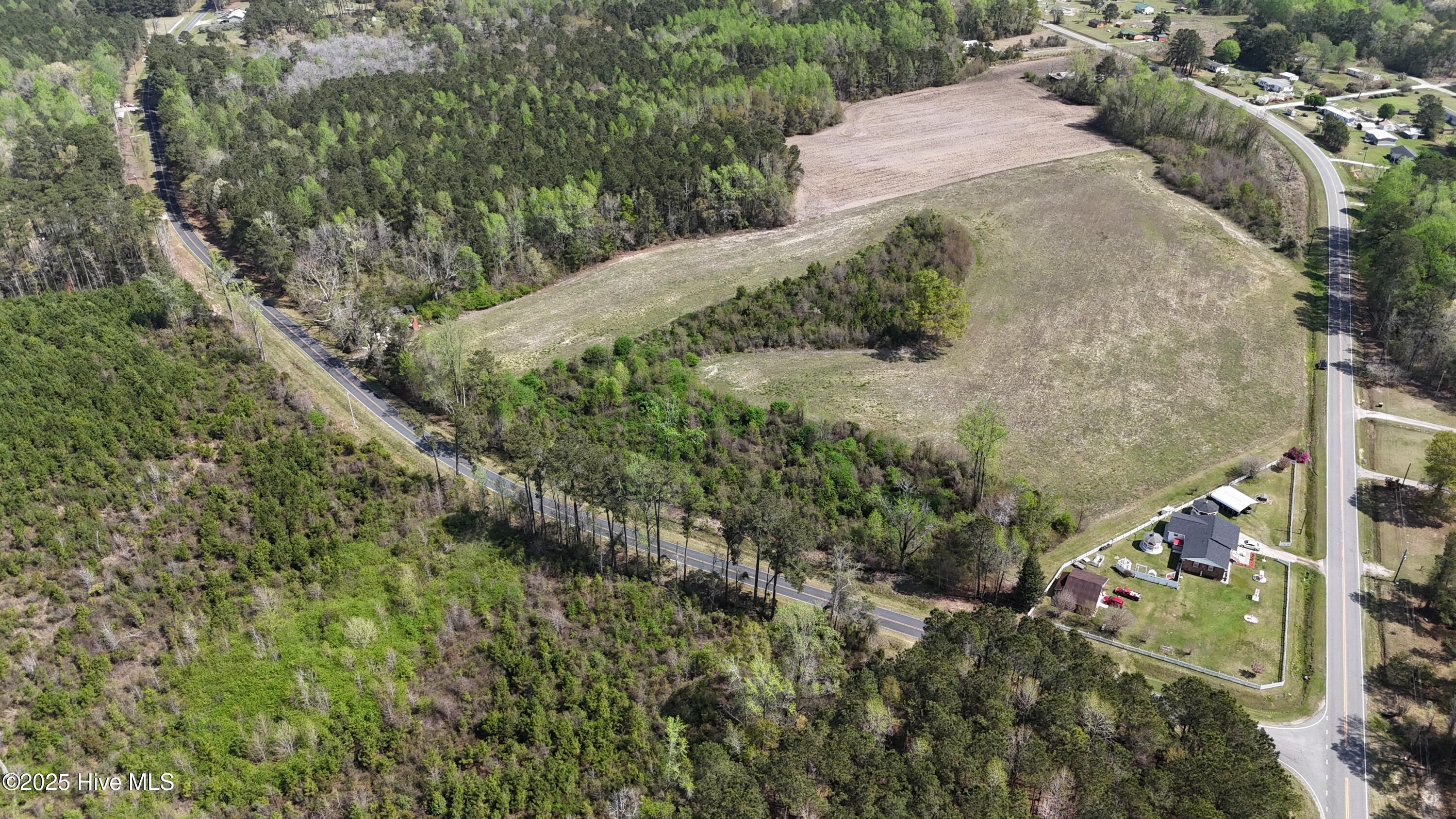 Near 1665 Whitehall Rd Property Photo 16