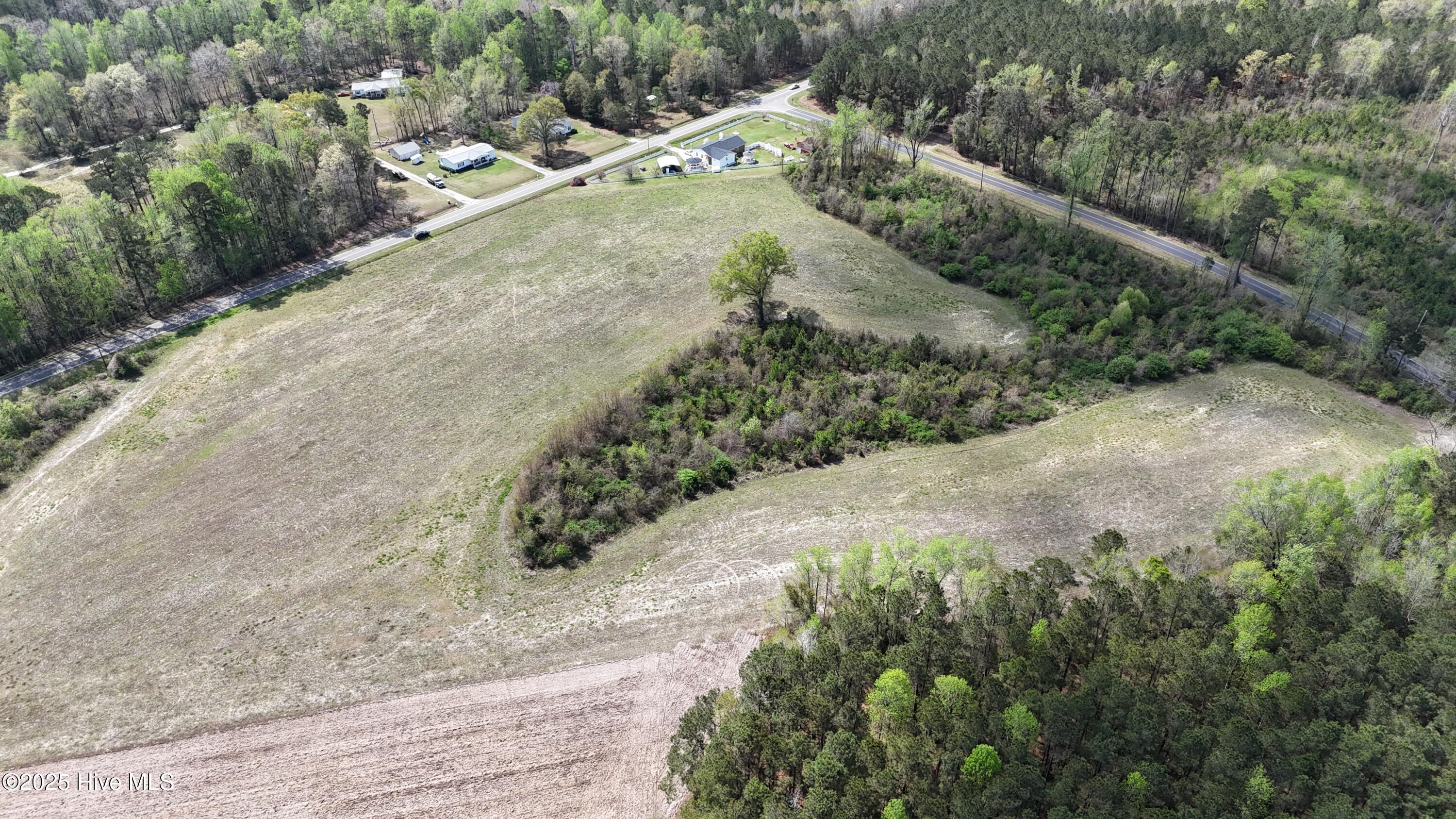 Near 1665 Whitehall Rd Property Photo 26