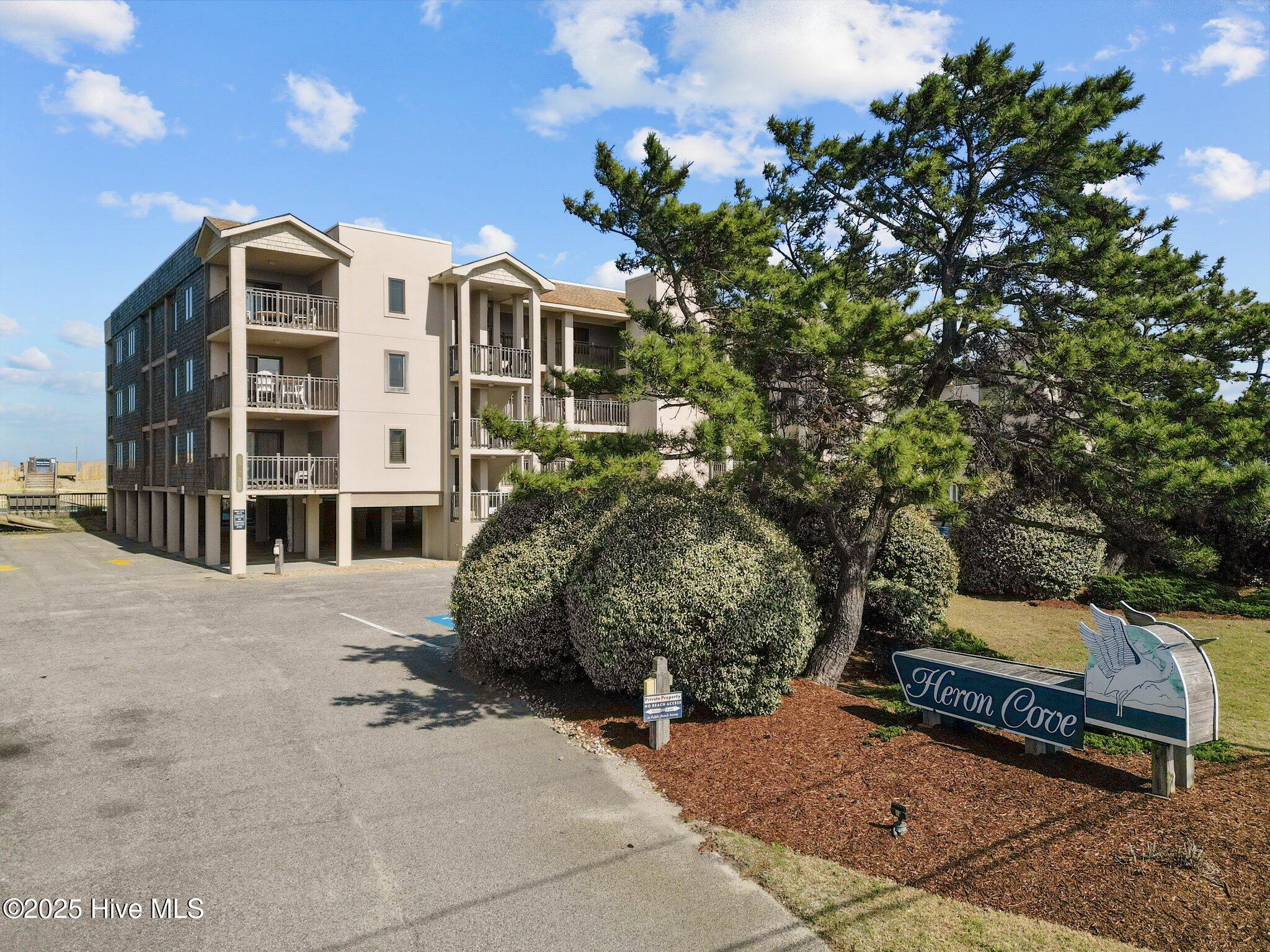 5507 S Virginia Dare Trail 103s Property Photo