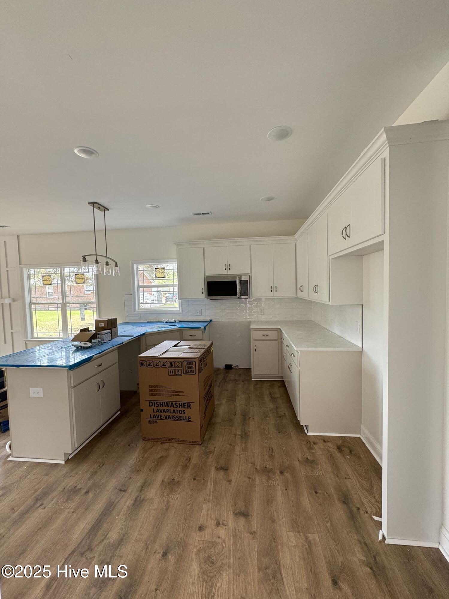 2537 Jones Street Property Photo 3