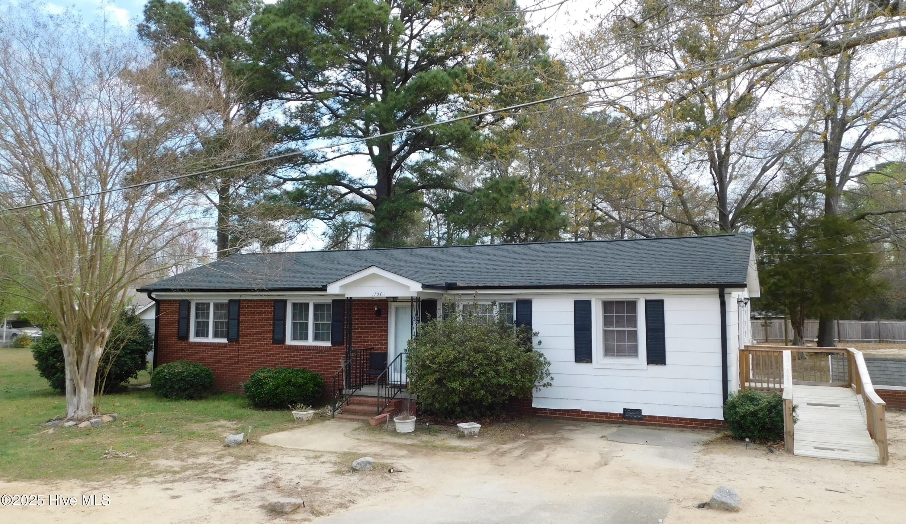 17261 Harvell Lane Property Photo