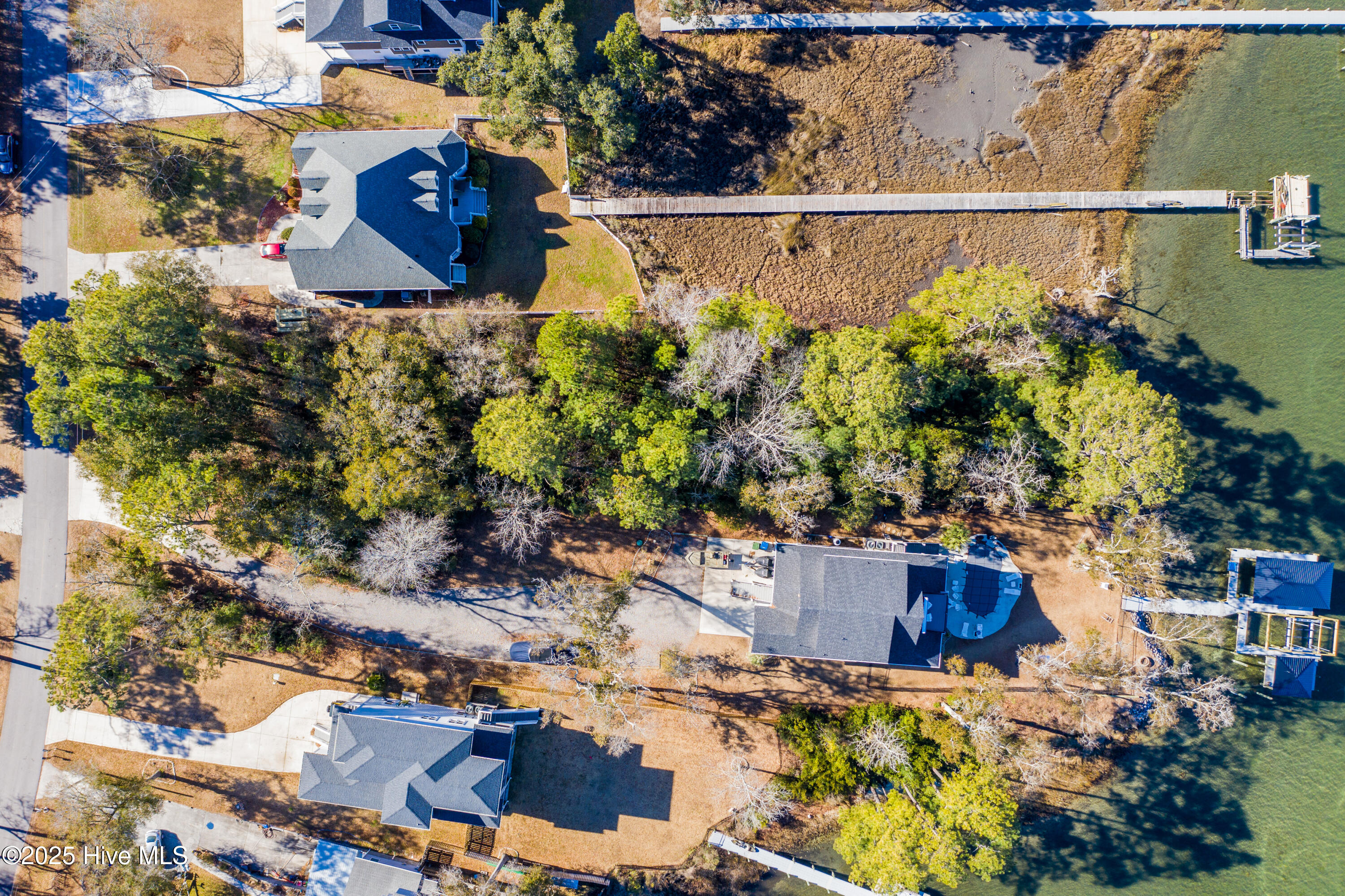 819 Chadwick Shores Drive Property Photo 10