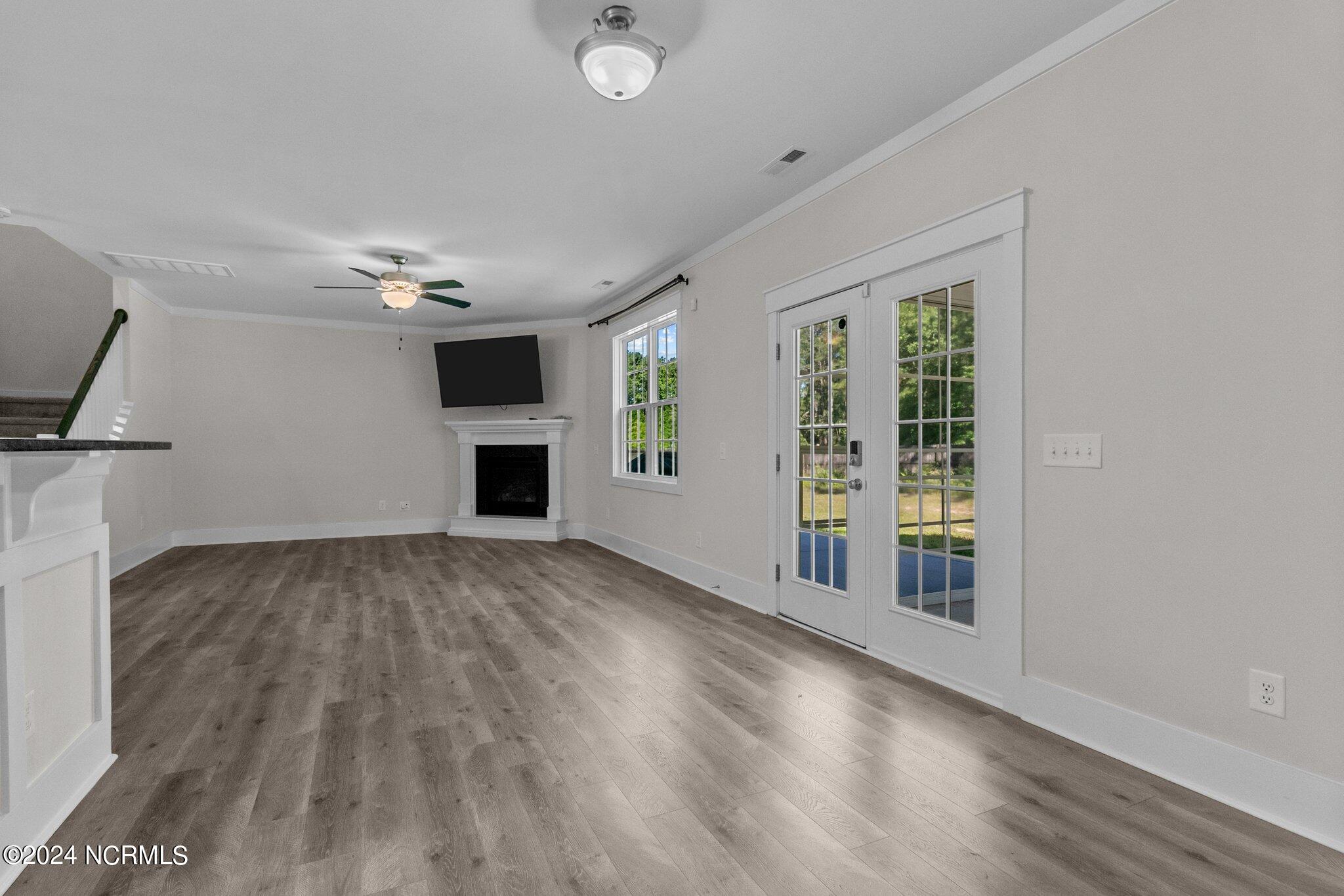 938 Winds Way Property Photo 25