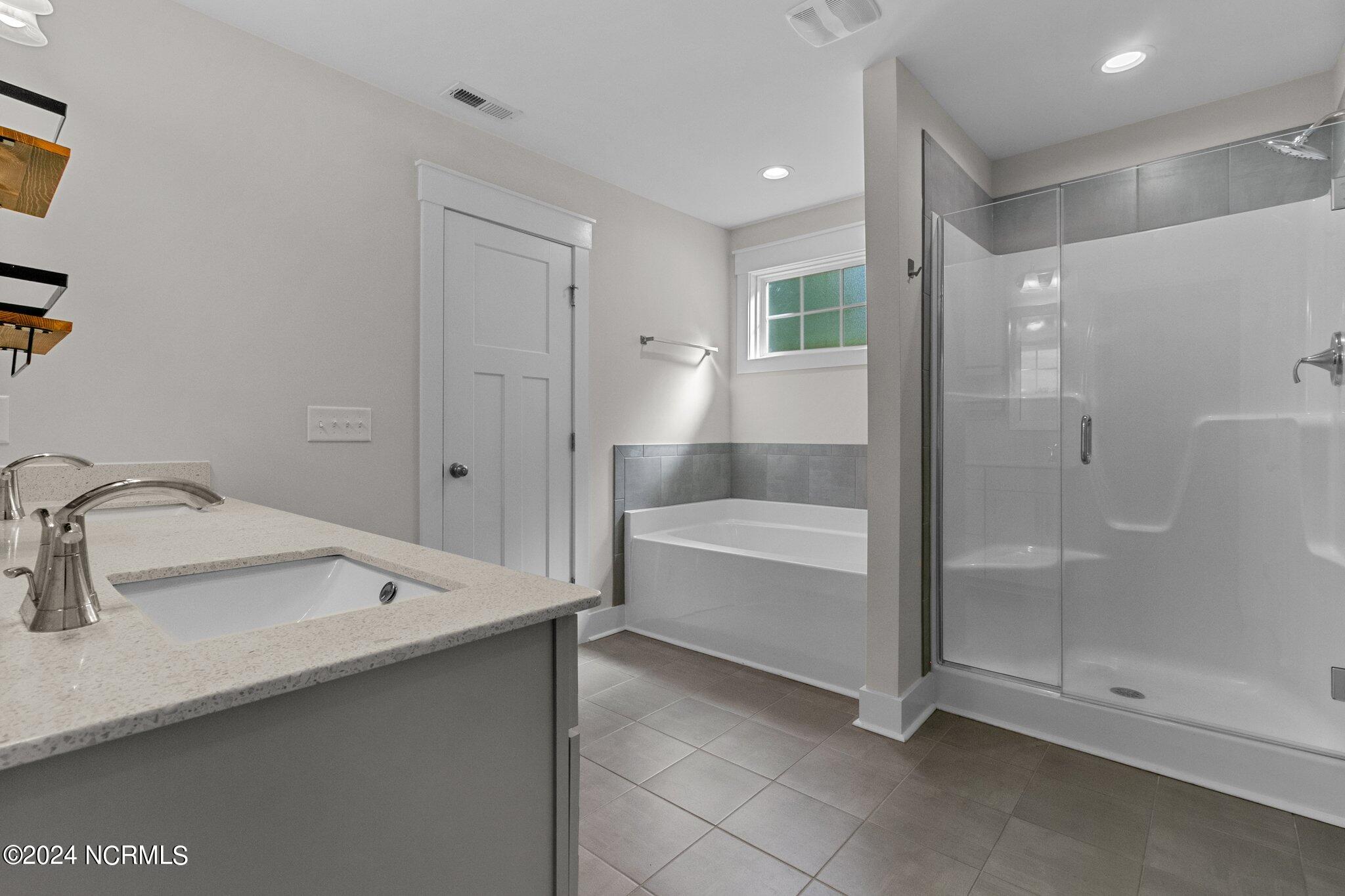 938 Winds Way Property Photo 41