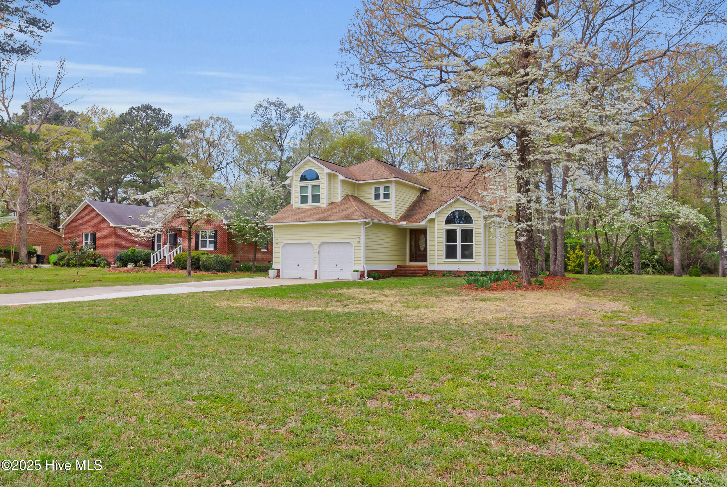 2314 Crestview Drive Property Photo 1