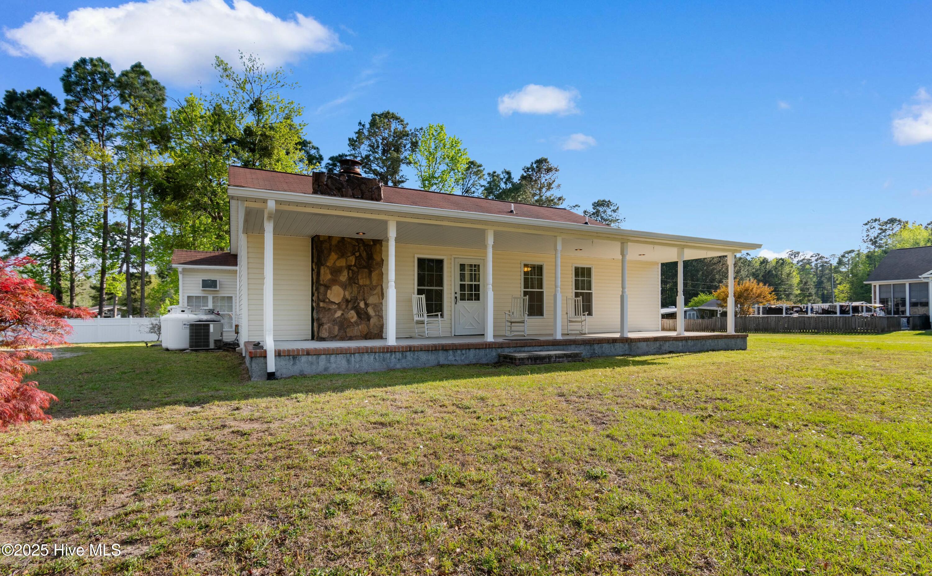6593 Sunshine Street Property Photo 1