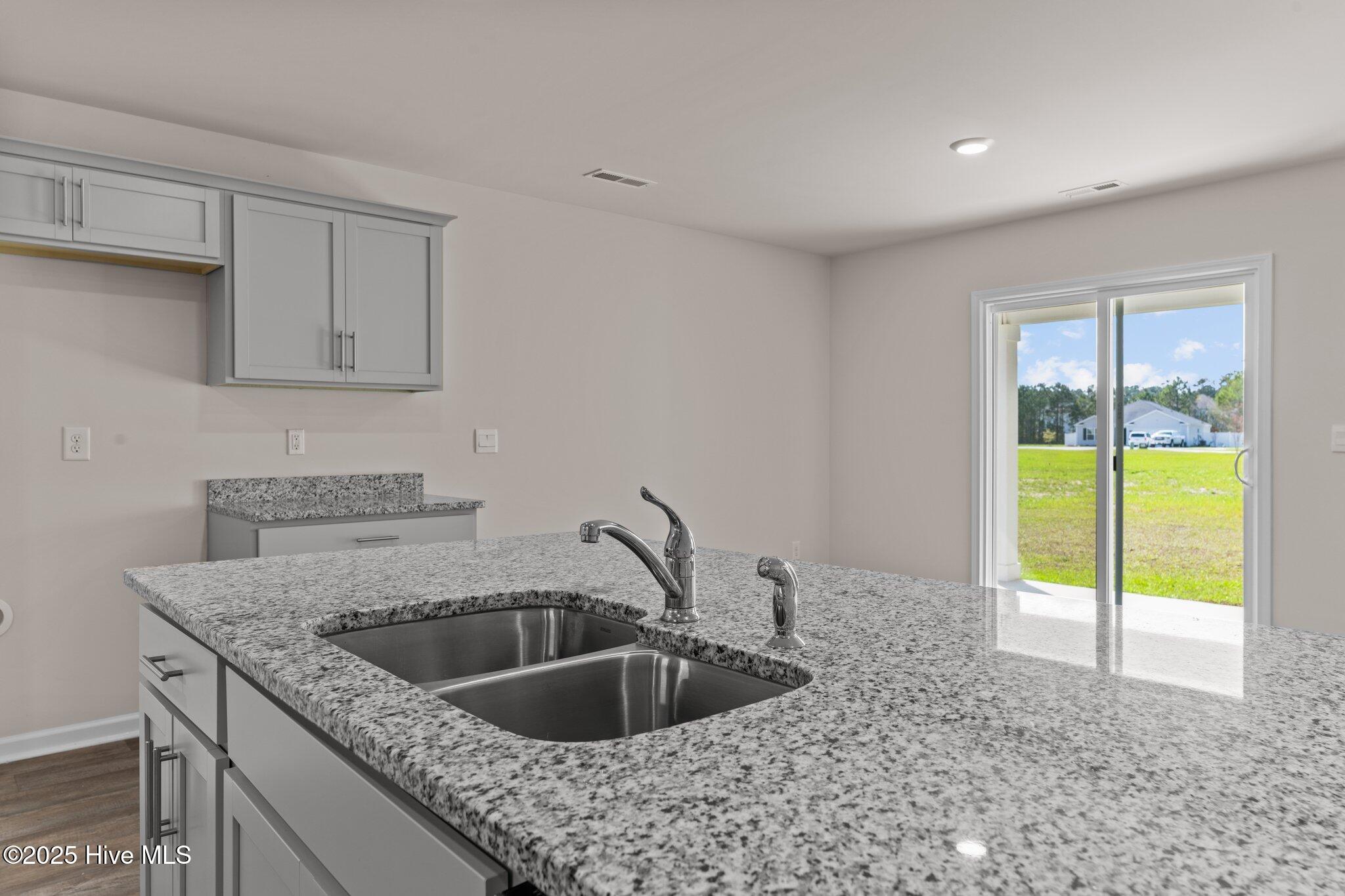 409 King Creek Drive Property Photo 6