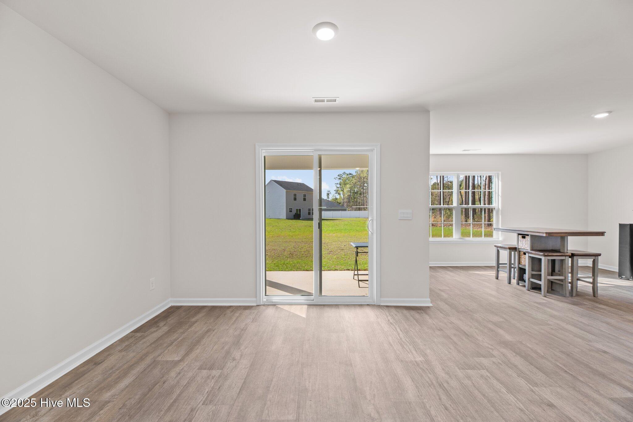 409 King Creek Drive Property Photo 10