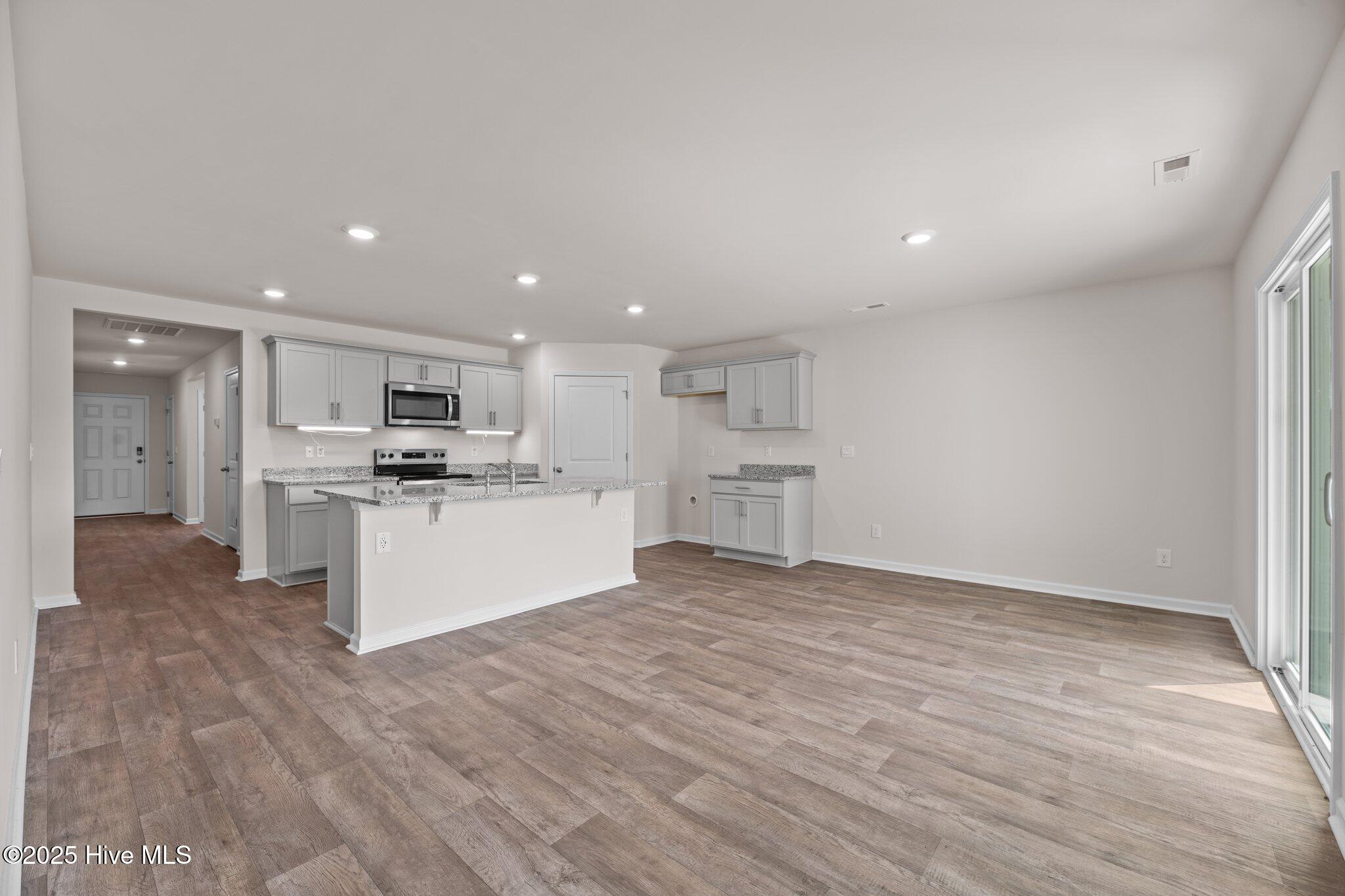 409 King Creek Drive Property Photo 17