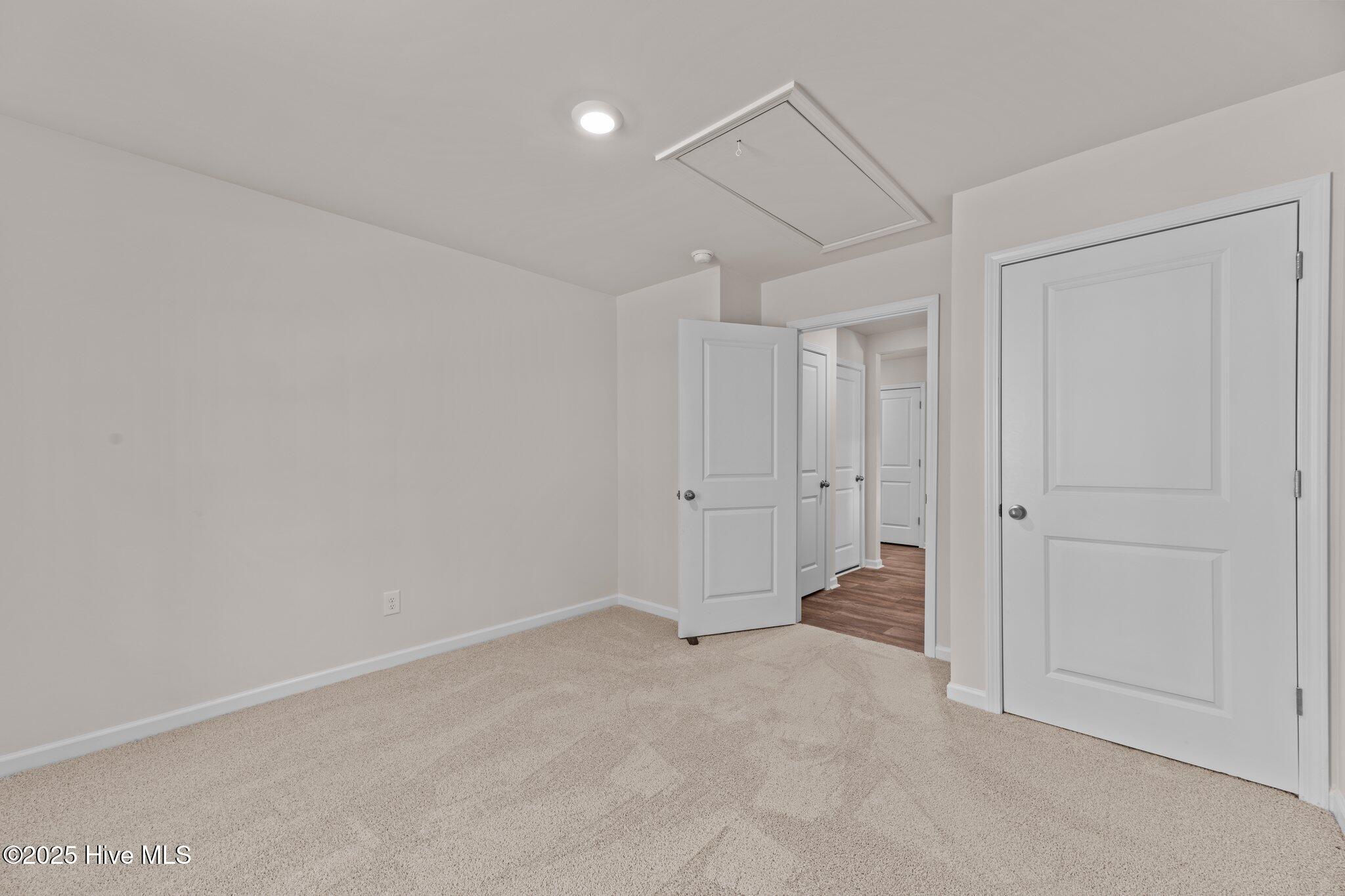 409 King Creek Drive Property Photo 26