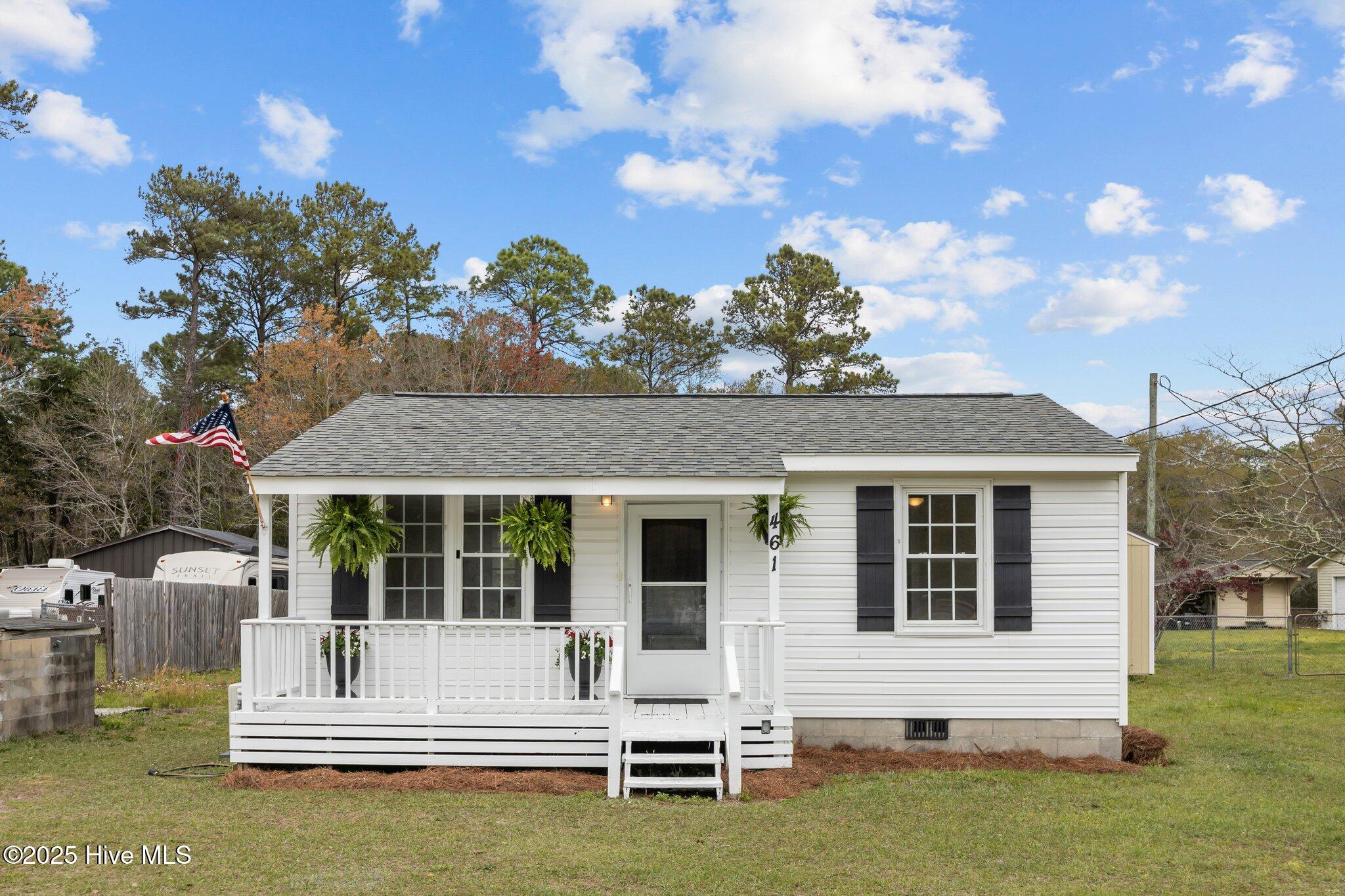 461 Old Folkstone Road Property Photo 1
