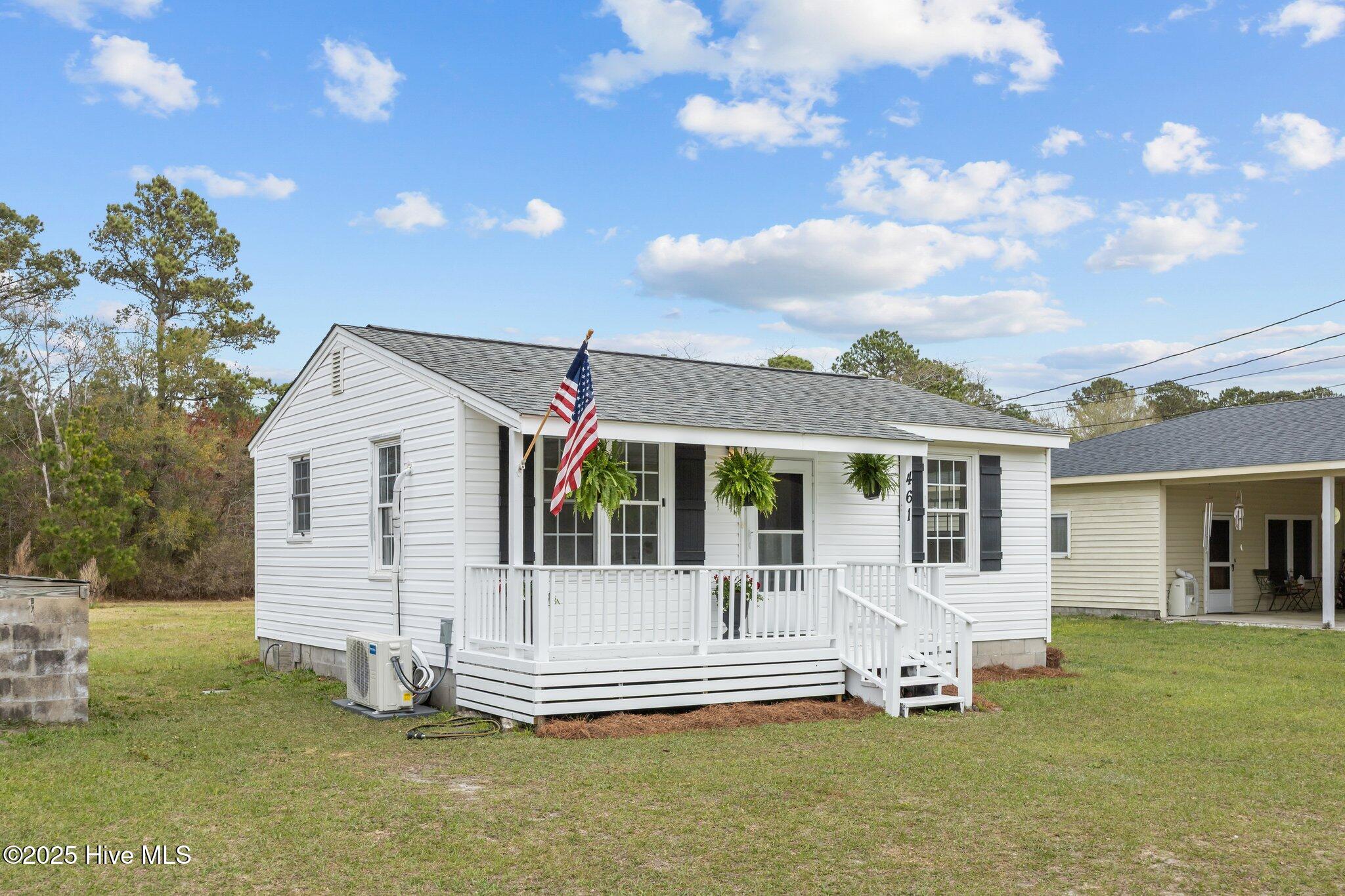 461 Old Folkstone Road Property Photo 3