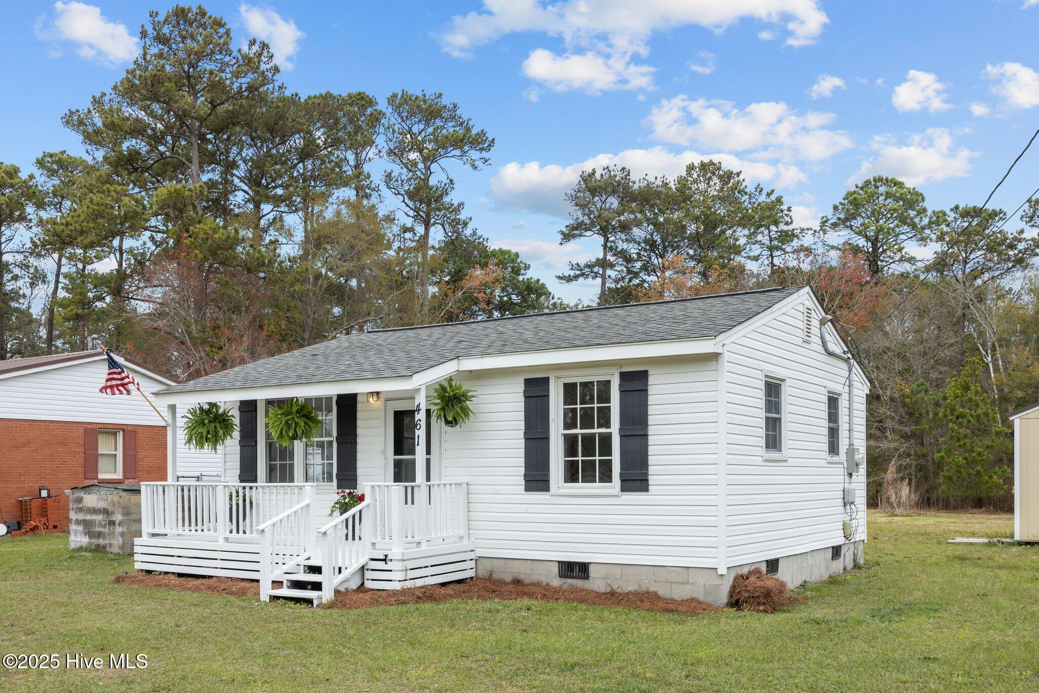 461 Old Folkstone Road Property Photo 4