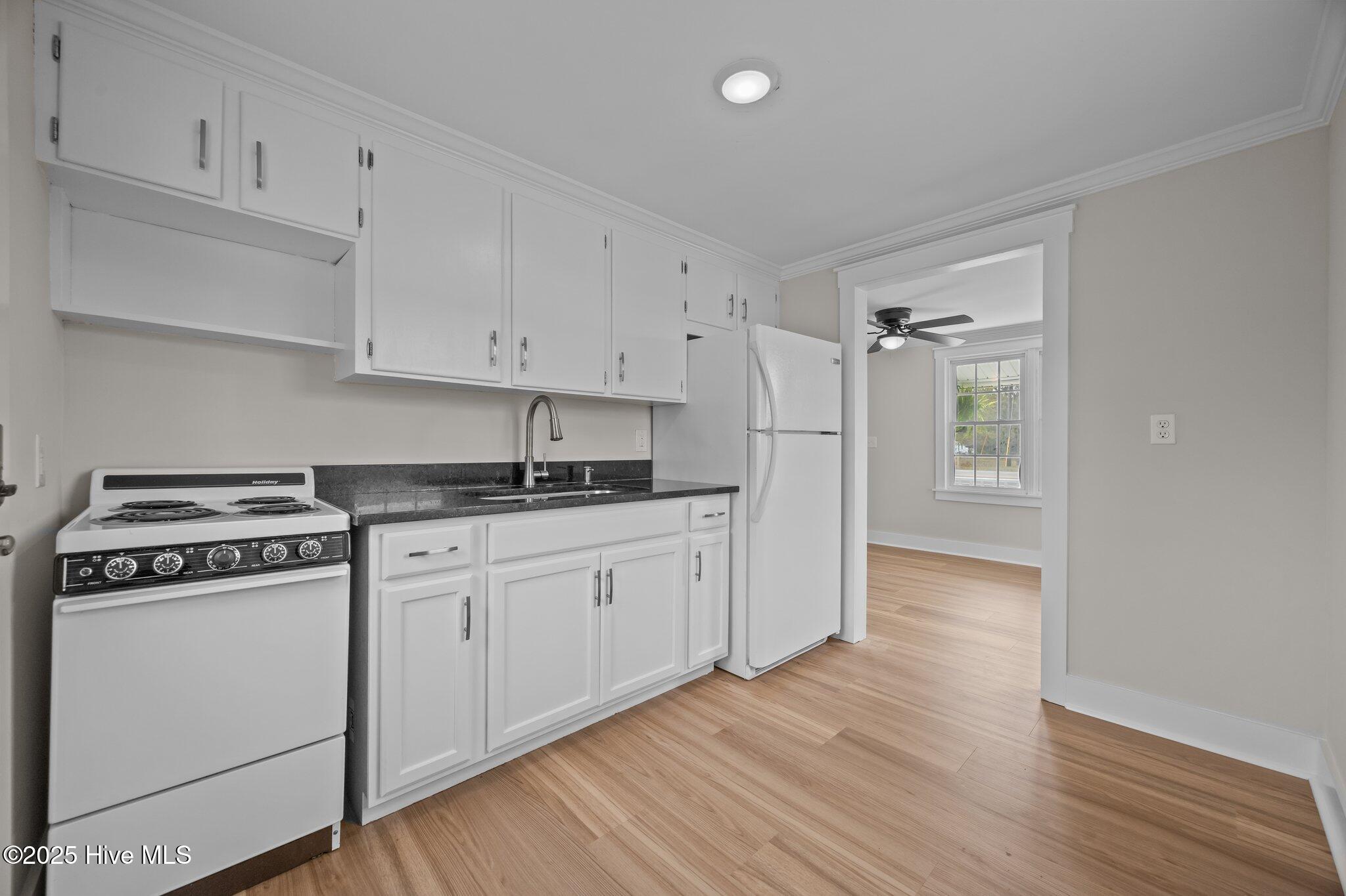 461 Old Folkstone Road Property Photo 6
