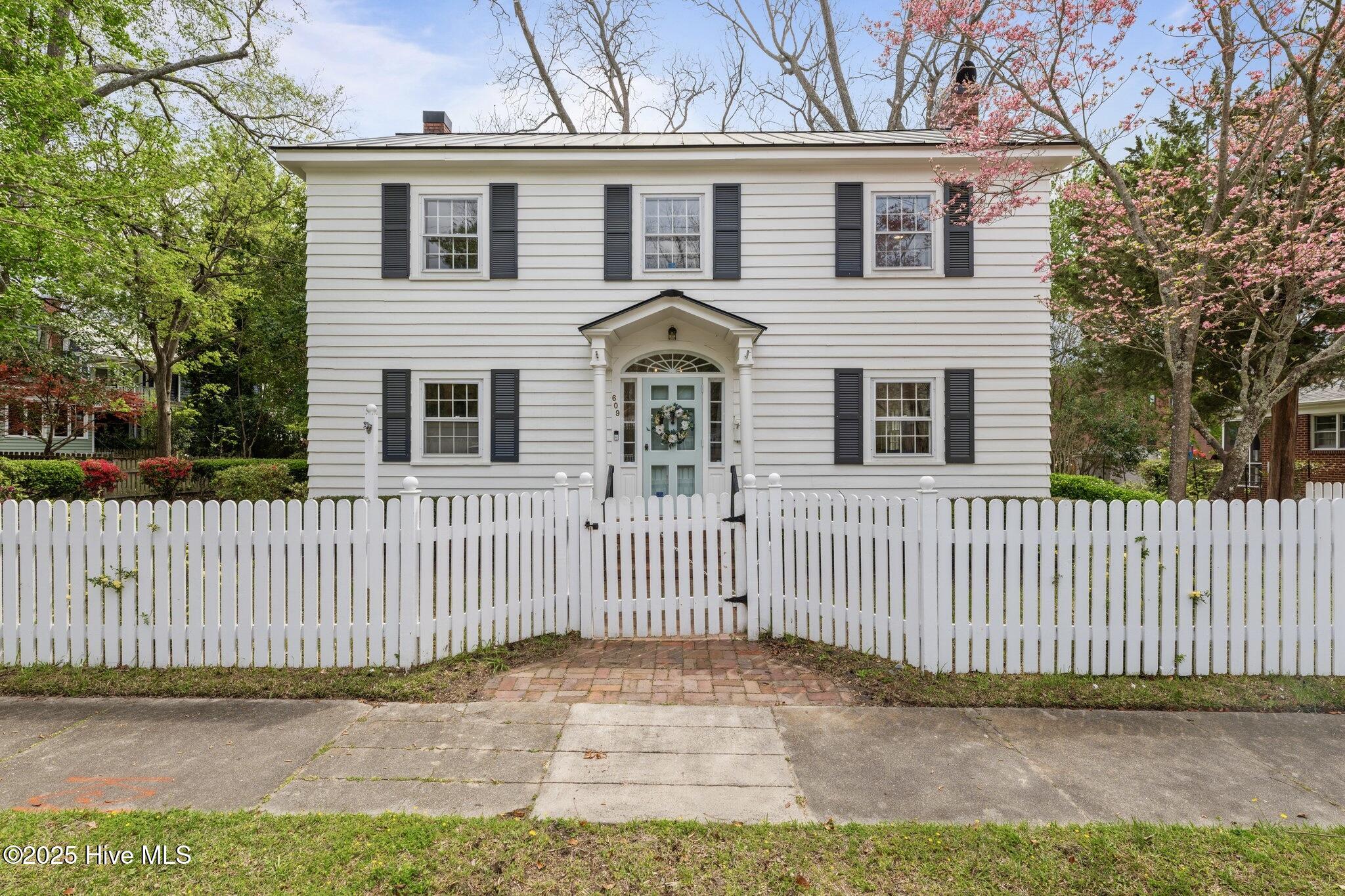 609 New Street Property Image