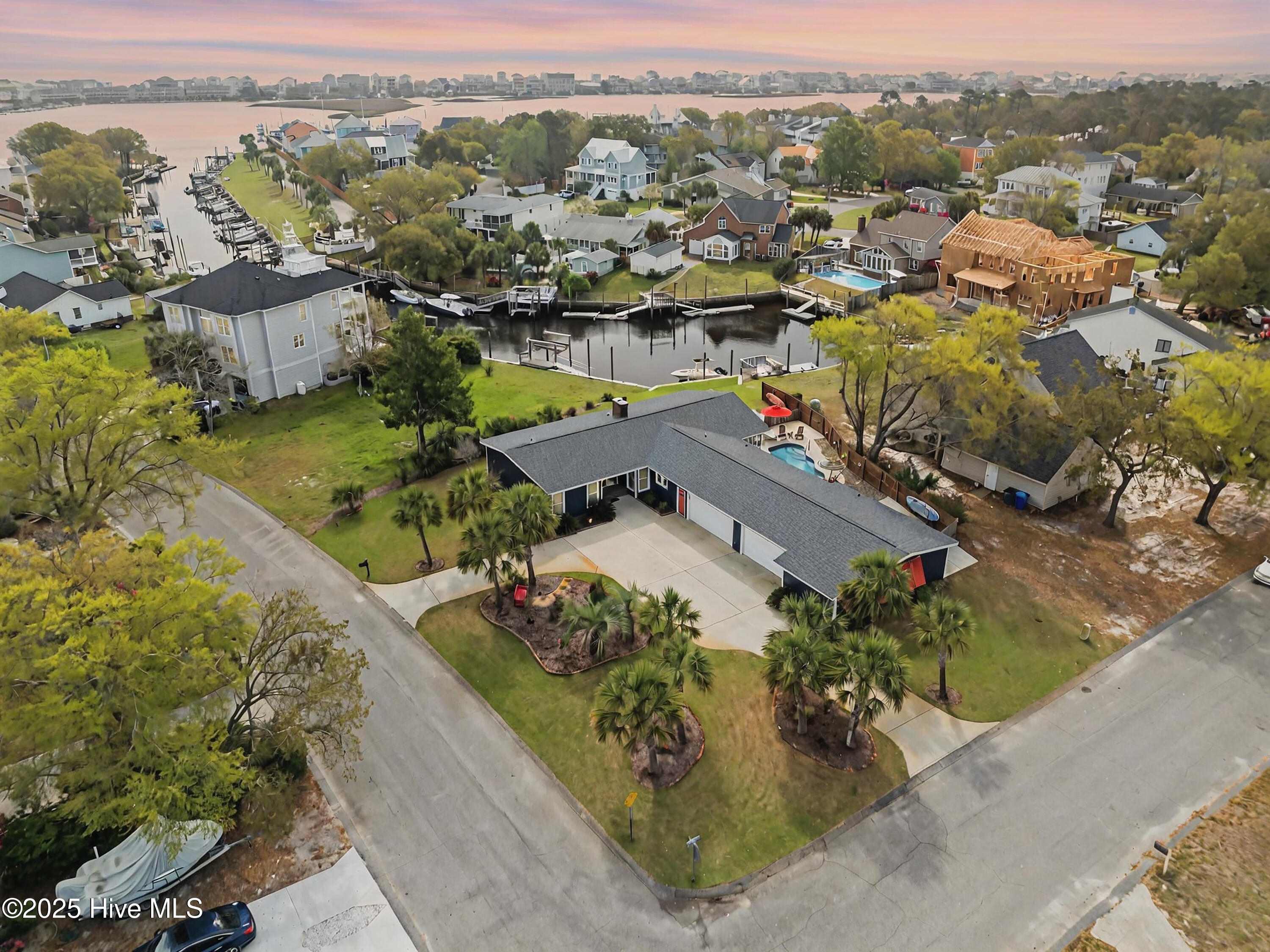 227 Peninsula Drive Property Photo