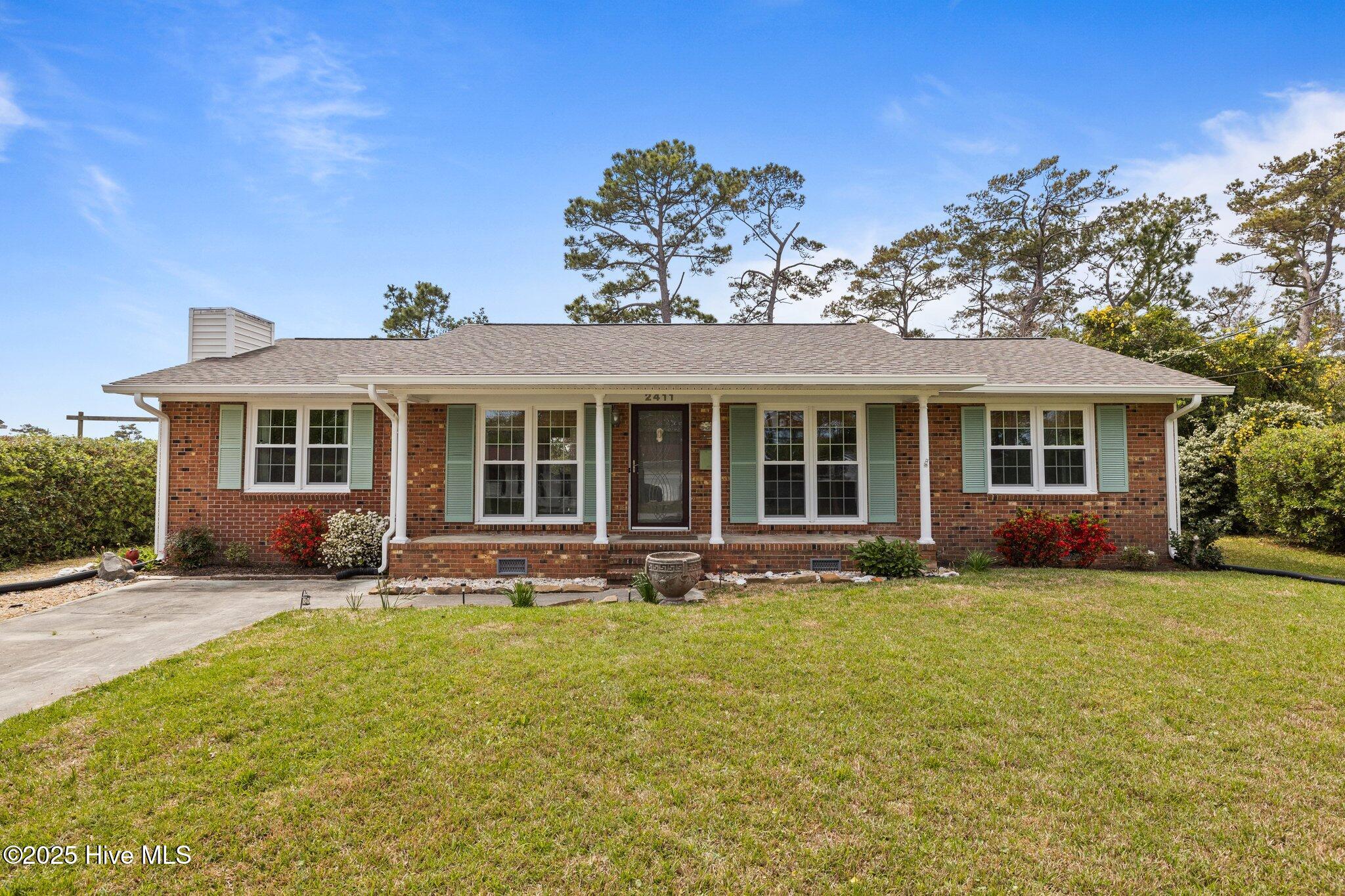 2411 Emeline Place Property Photo 1