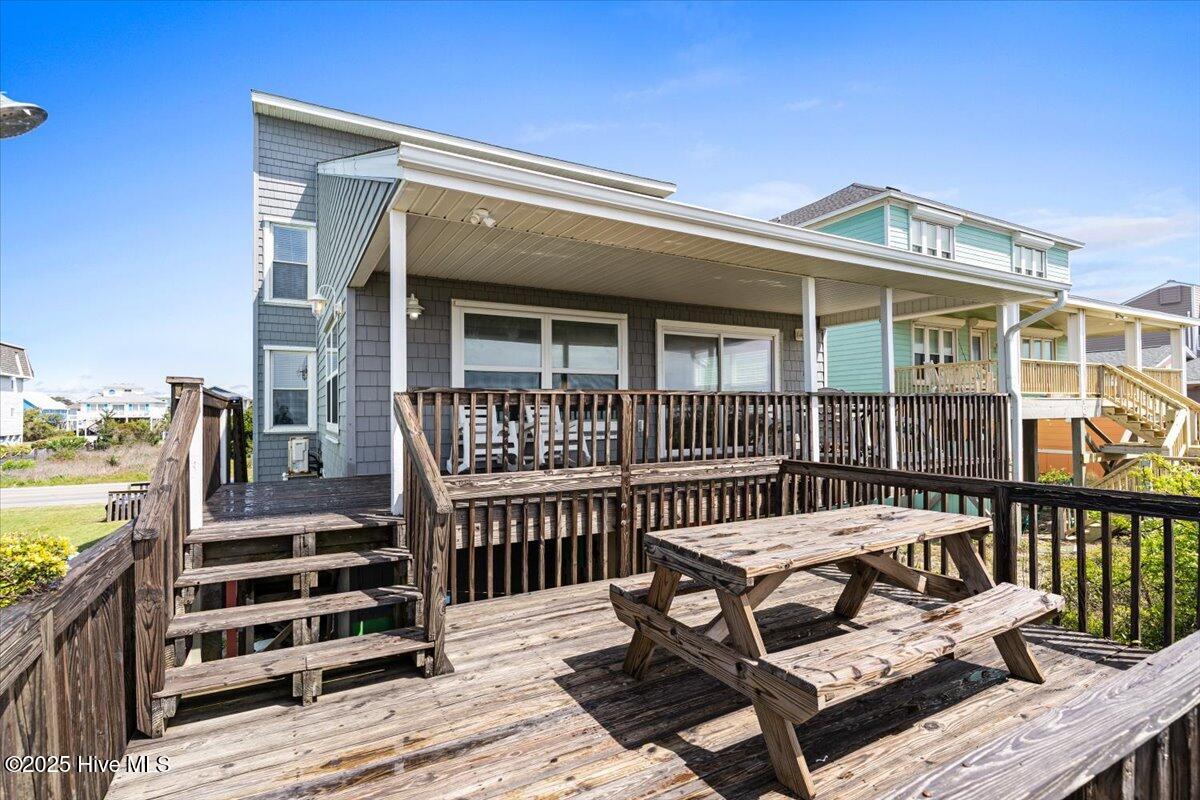 2709 W Beach Drive Property Photo 8