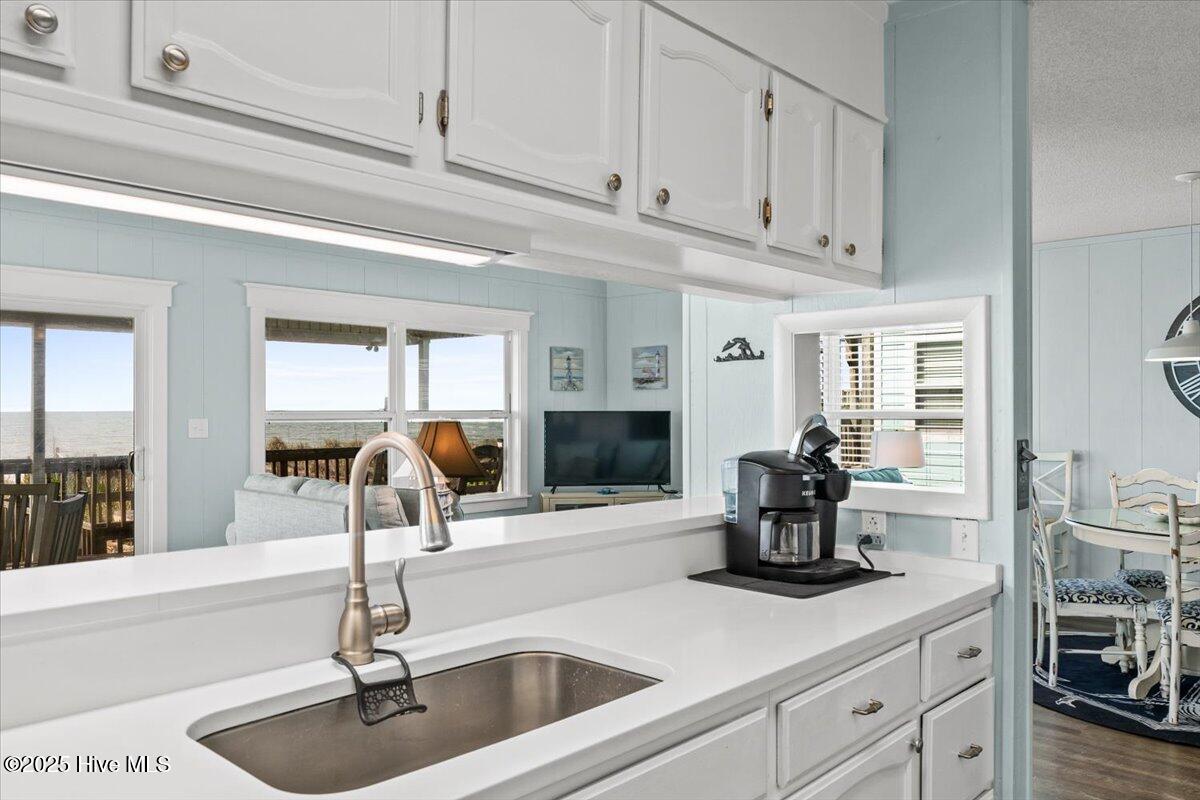 2709 W Beach Drive Property Photo 17