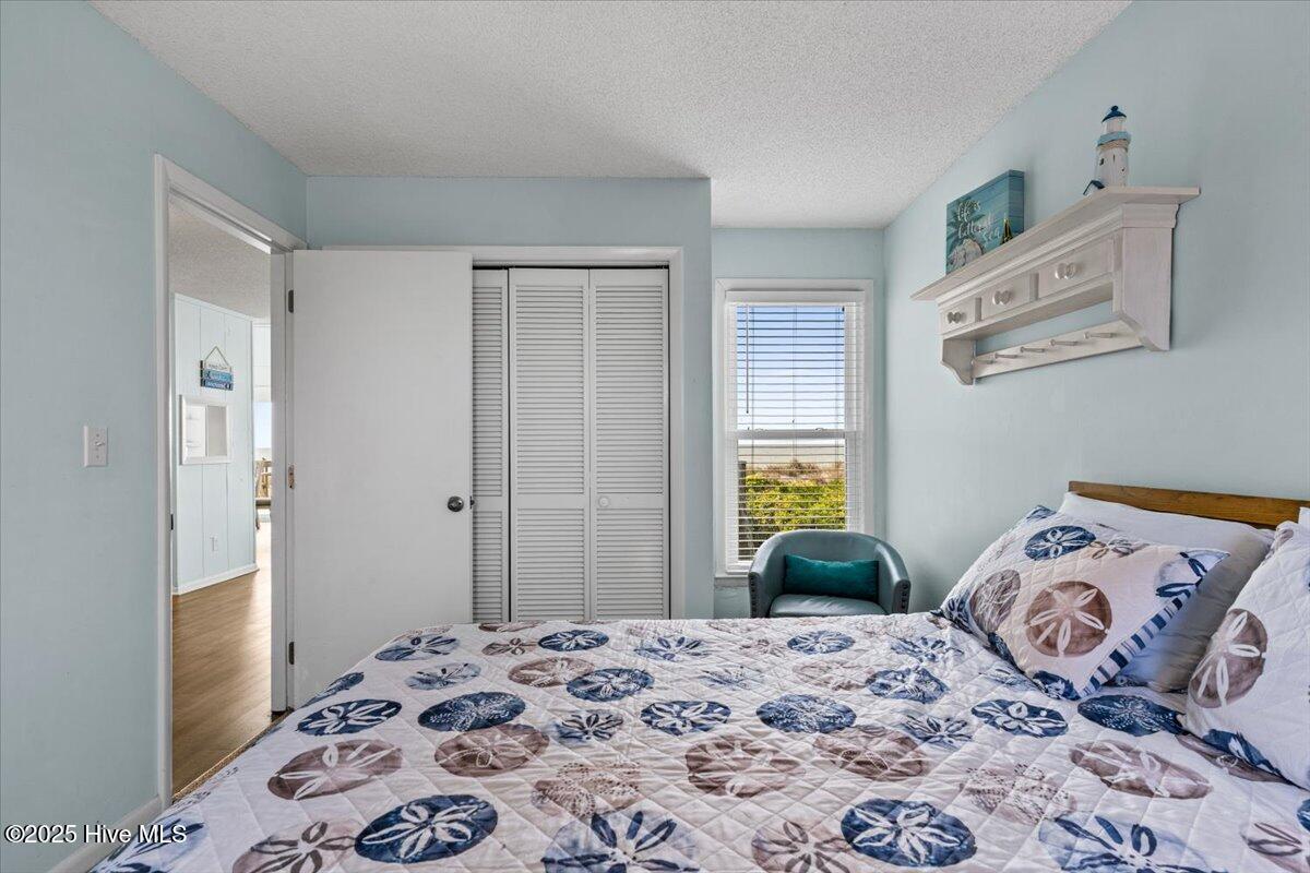 2709 W Beach Drive Property Photo 22