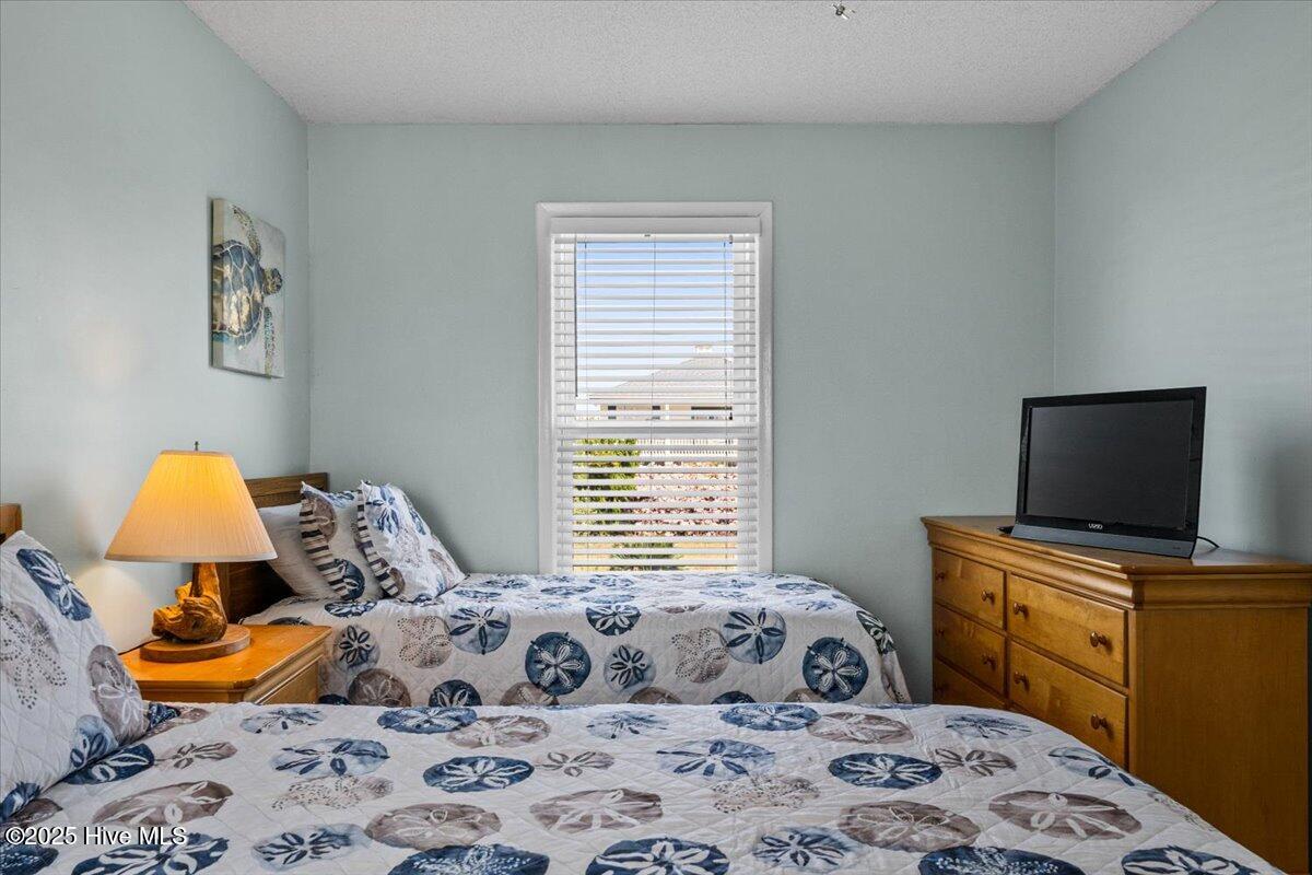 2709 W Beach Drive Property Photo 23