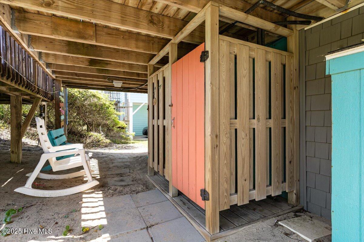 2709 W Beach Drive Property Photo 47