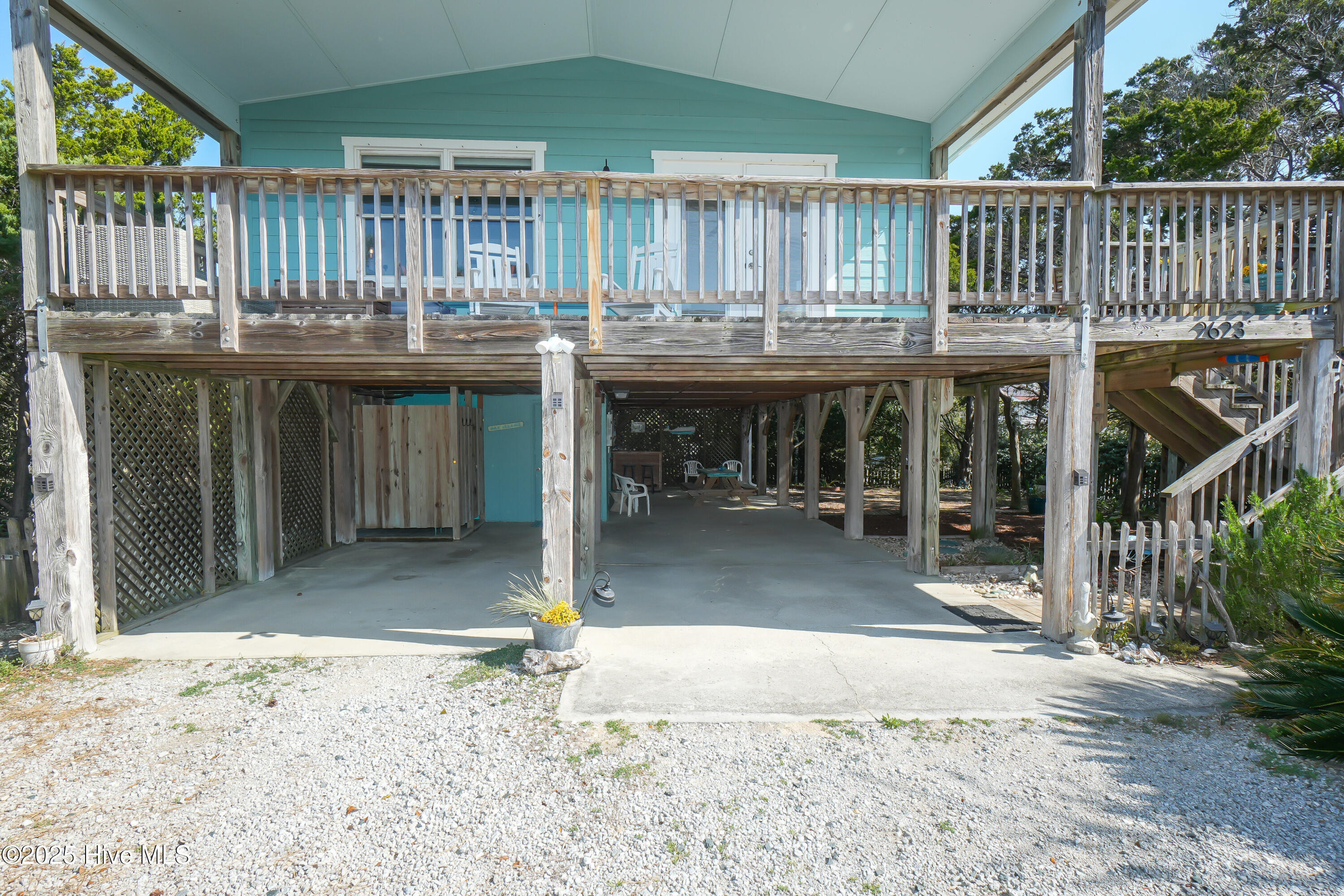 2623 E Pelican Drive Property Photo 4