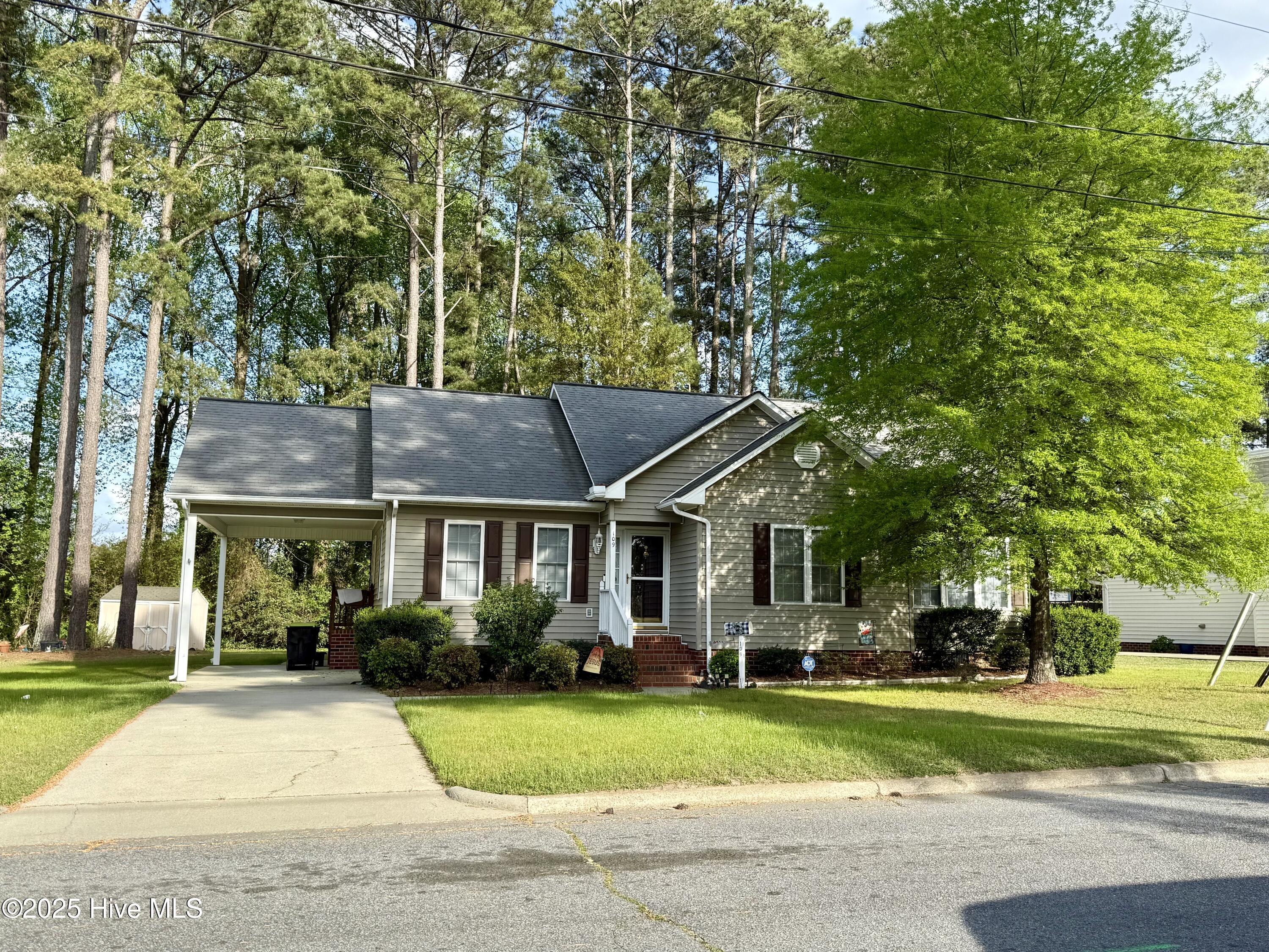 109 Woodside Avenue Property Photo