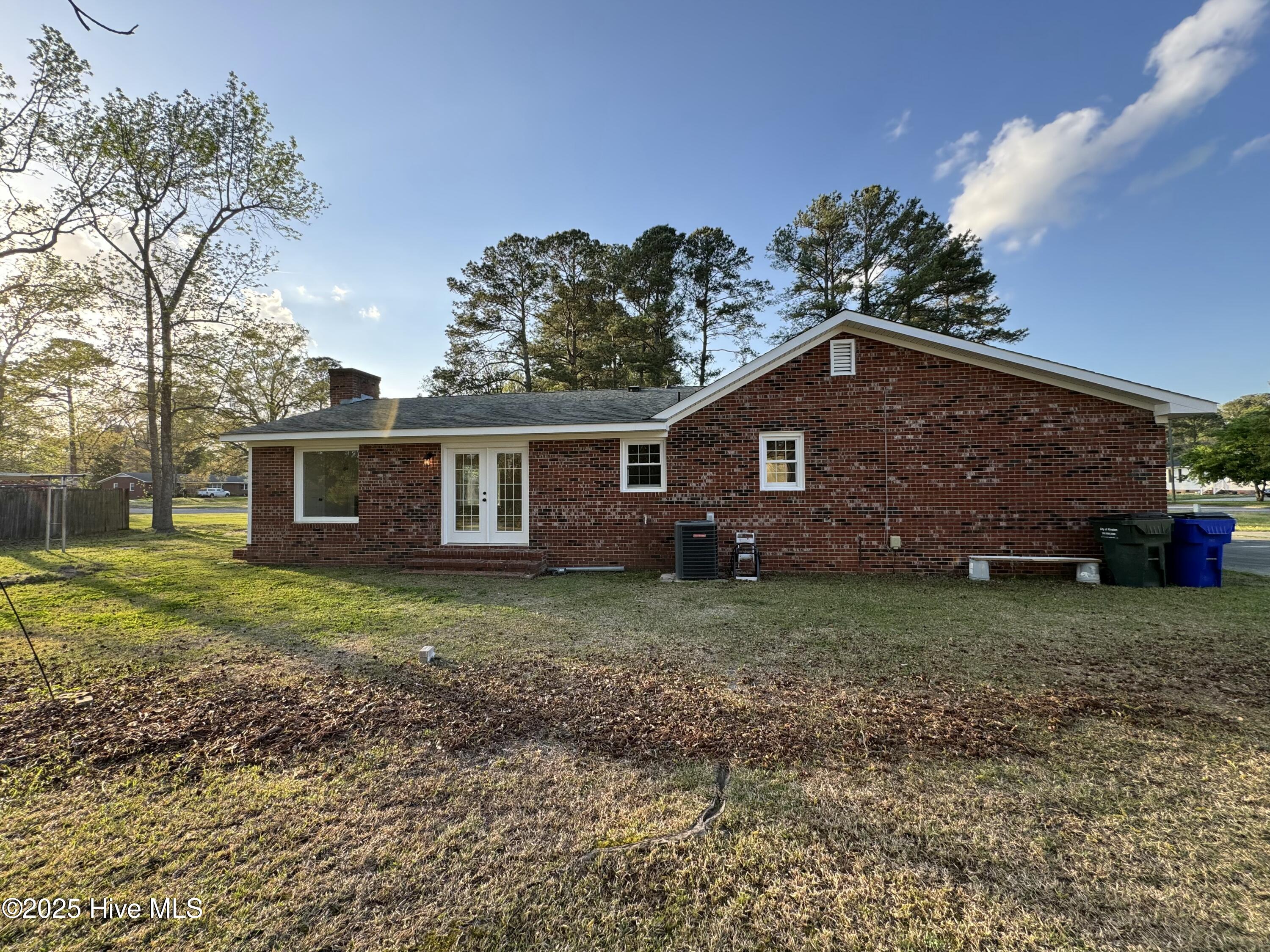 2303 Leigh Street Property Photo 5