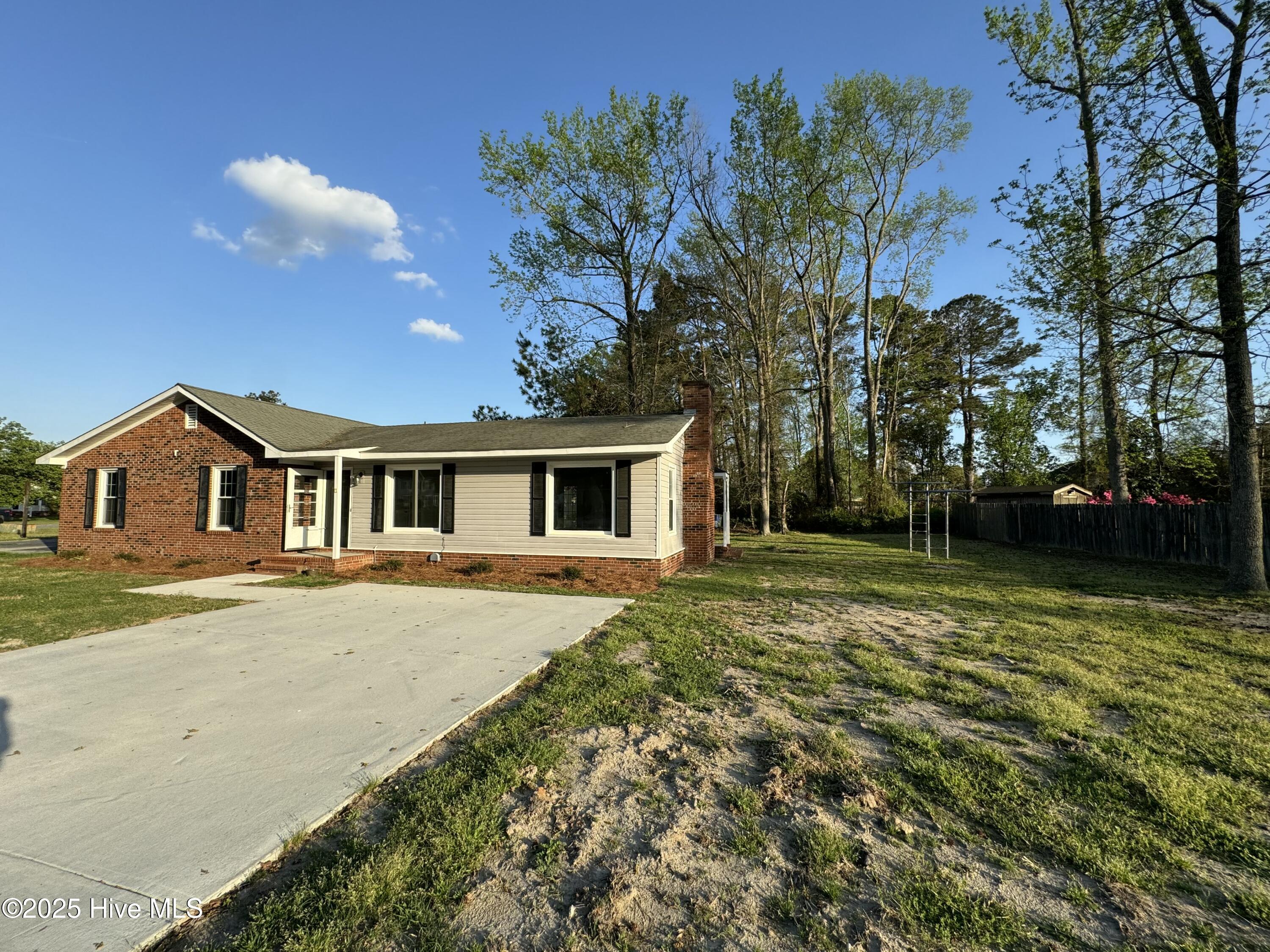 2303 Leigh Street Property Photo 6