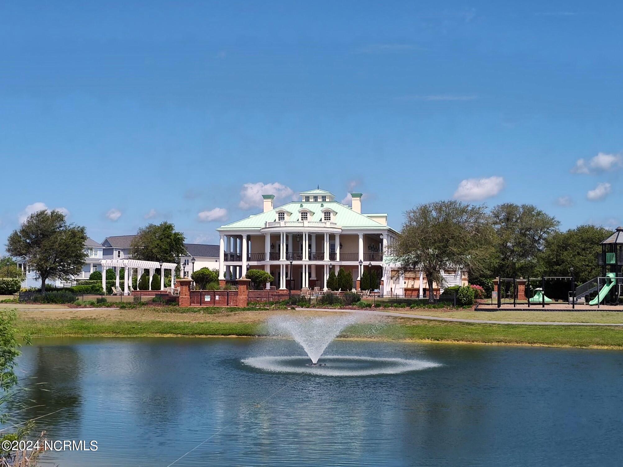 214 Colleton Square Property Photo 4