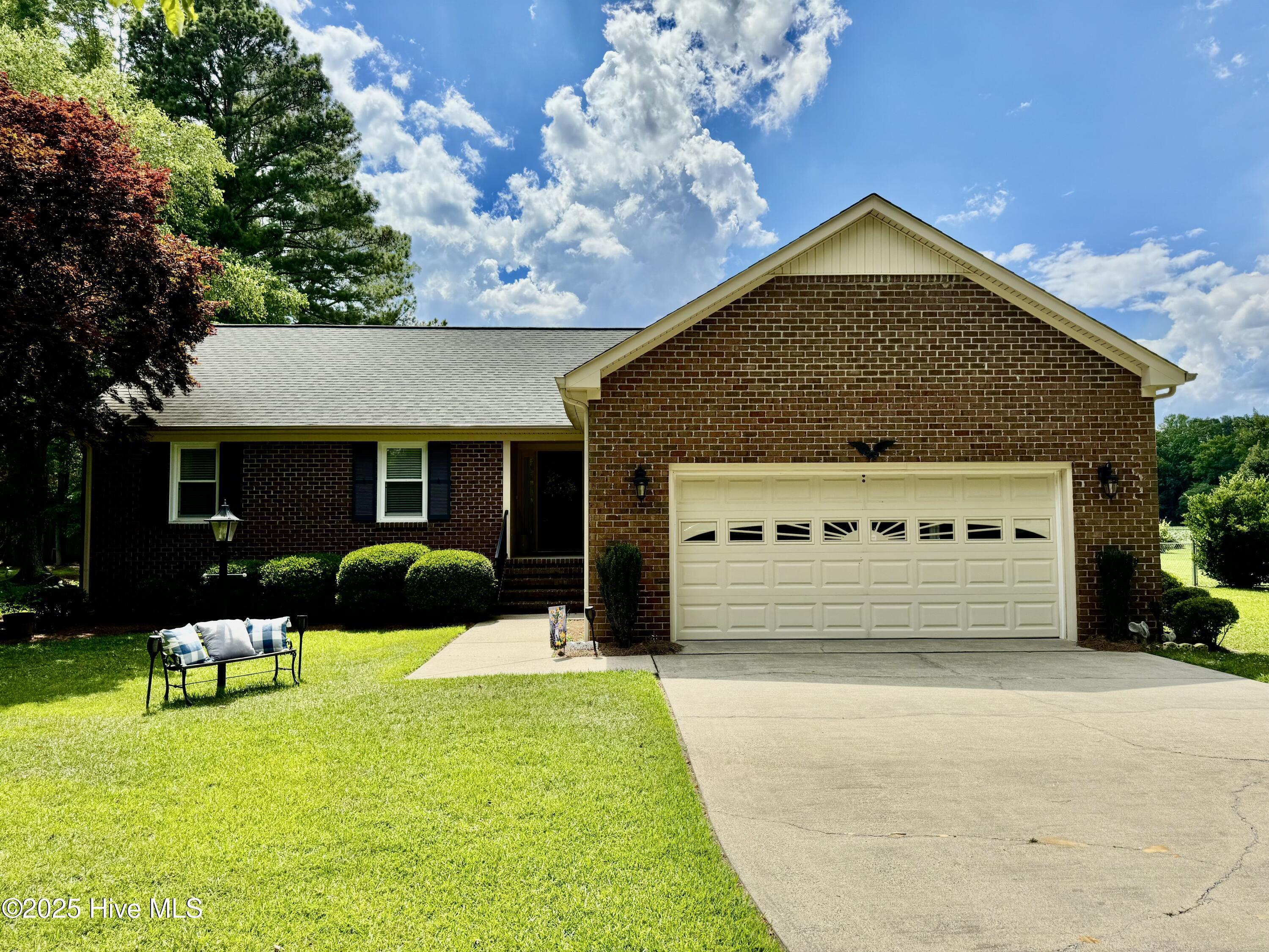 2218 Primrose Lane Property Photo
