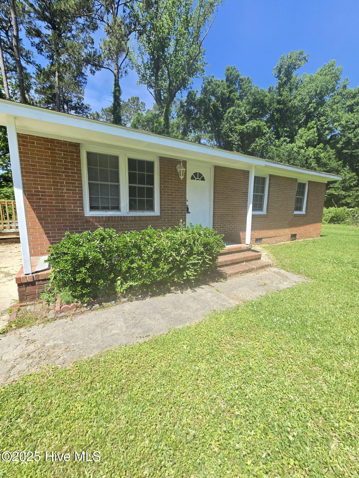 100 Knight Place Property Photo 1
