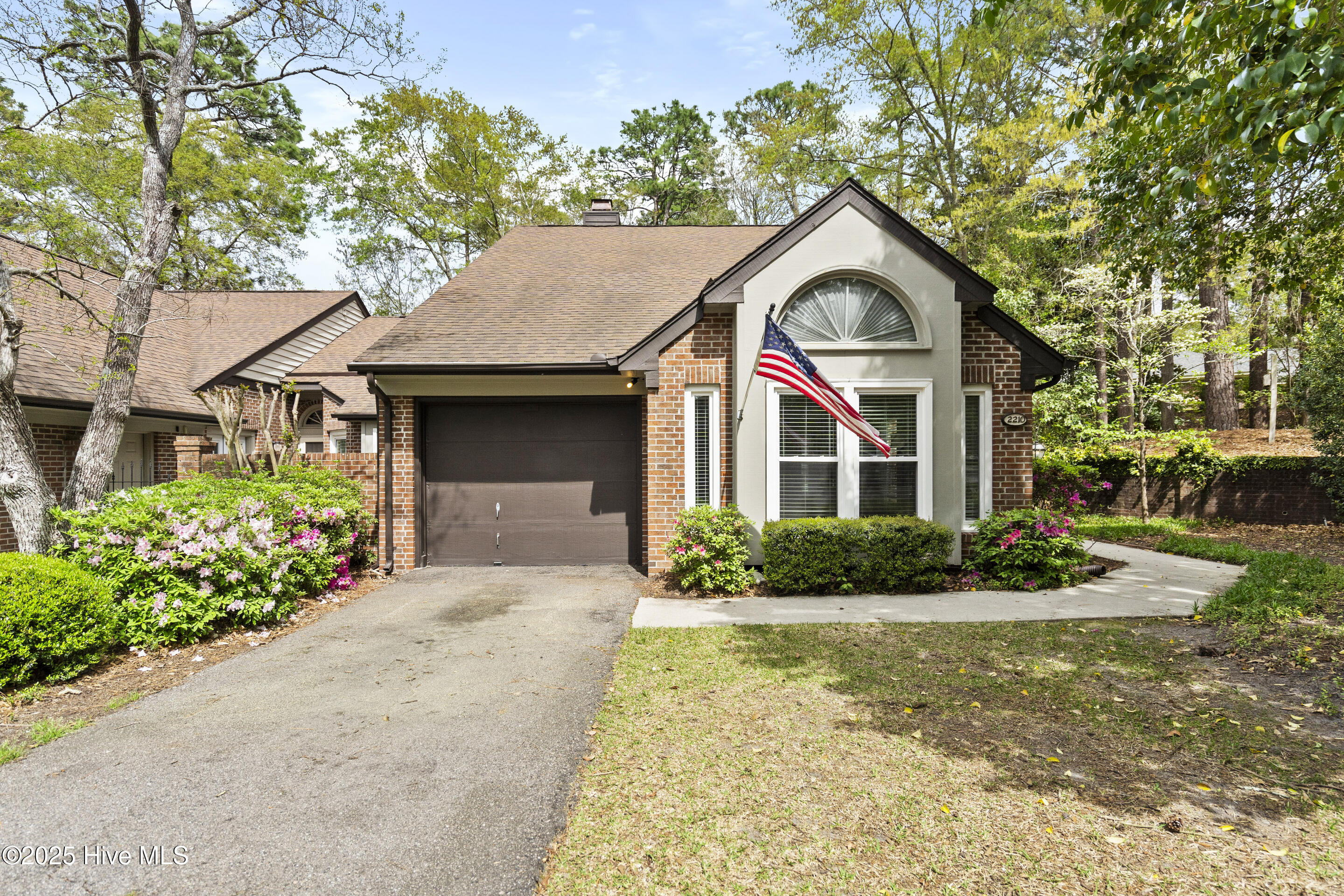 2210 Jumpin Run Drive Property Photo 2