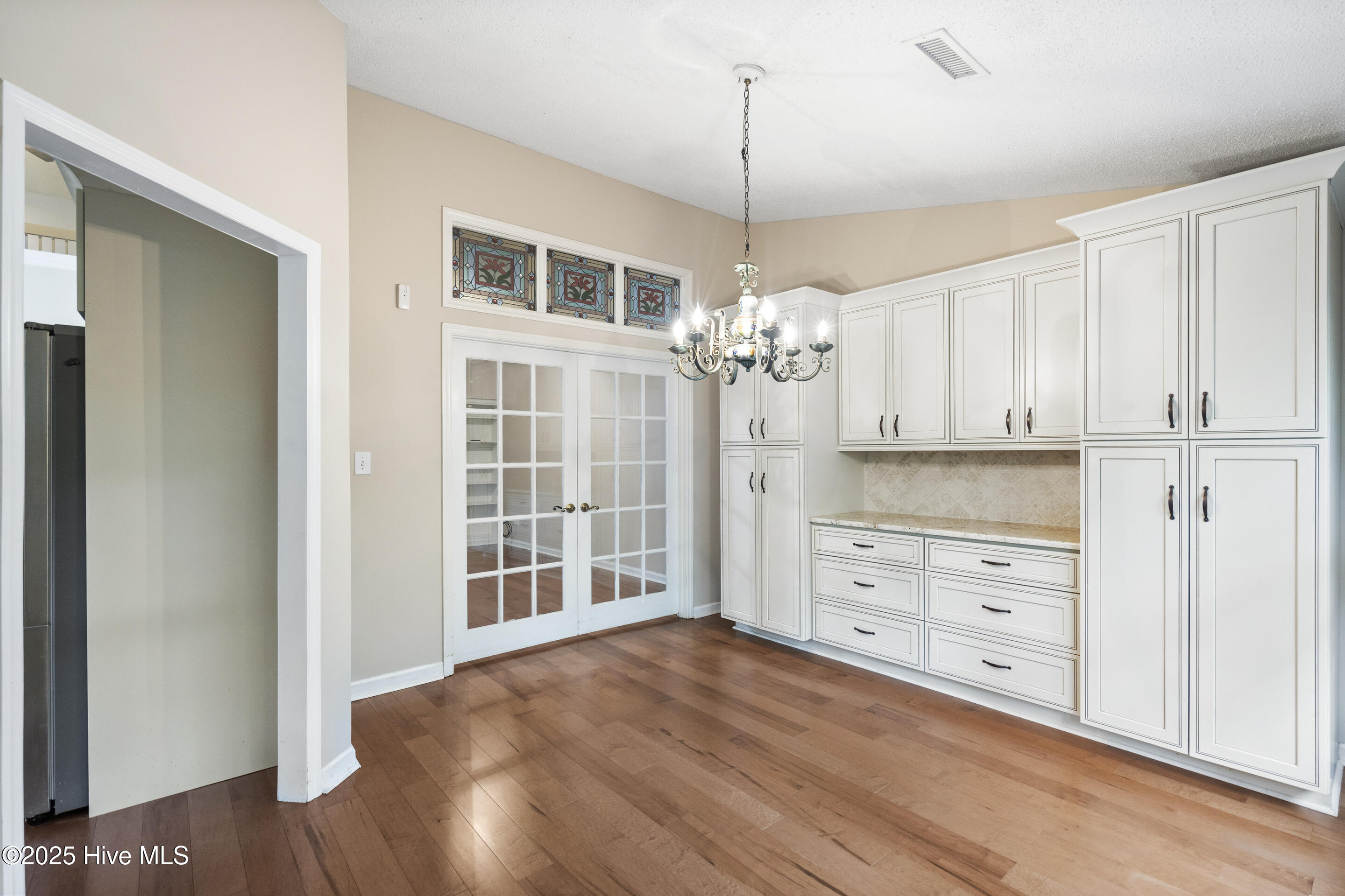 2210 Jumpin Run Drive Property Photo 21