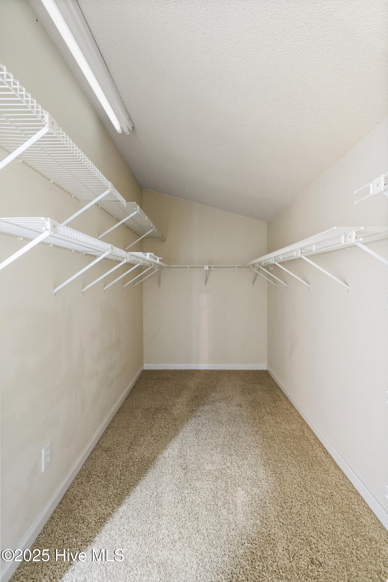 2210 Jumpin Run Drive Property Photo 35
