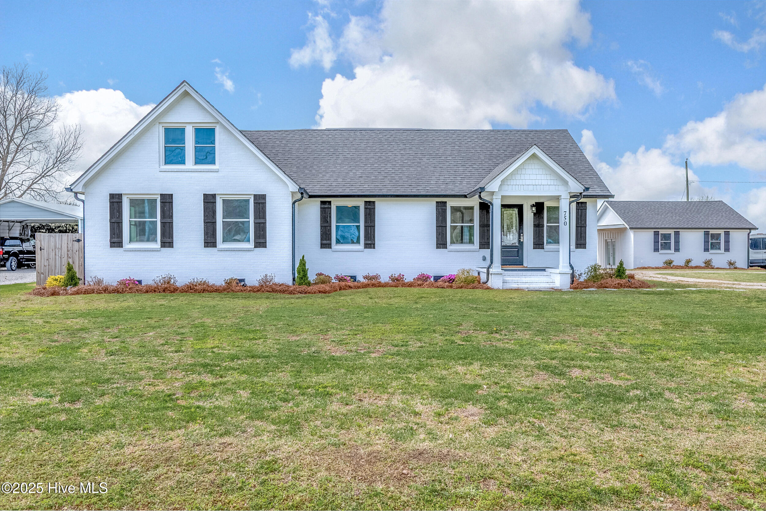 750 Shawboro Road Property Photo