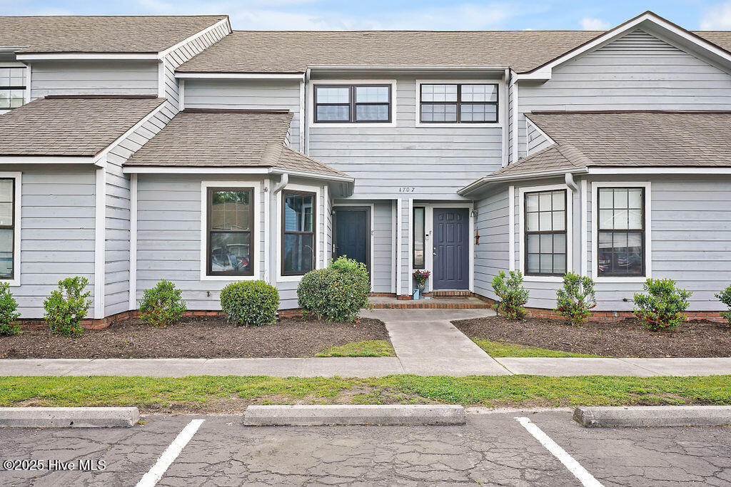 1707 41st Street Apt E Property Photo