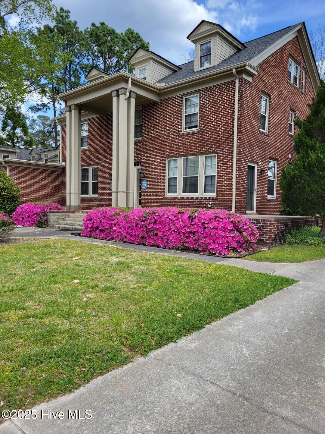 206 N Poplar Street Property Photo 2